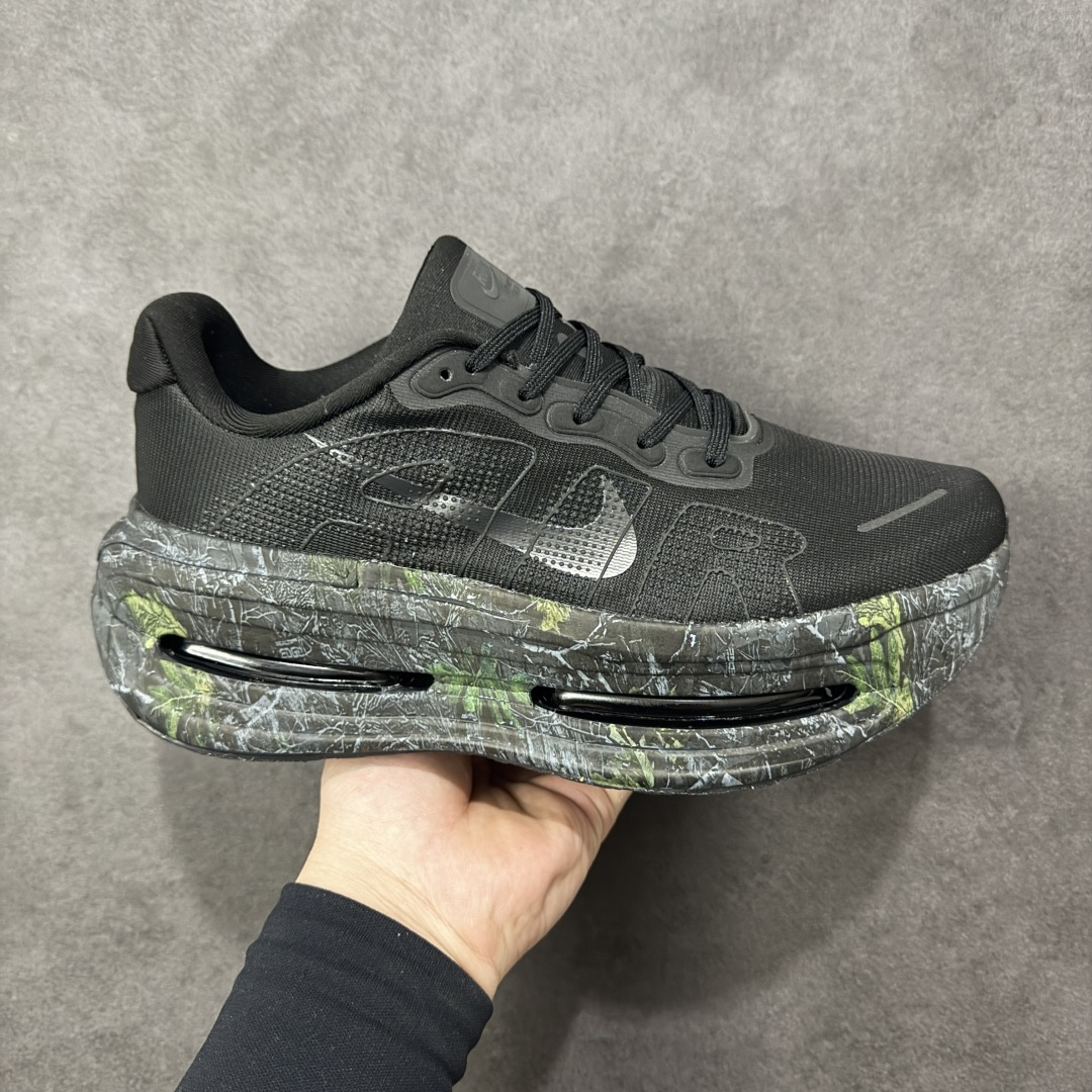 【公司级】Nike VOMERO PREMIUM 耐克 舒适减震防滑 低帮跑步鞋 全掌ReactX泡绵中底 前掌和后跟还配备了Air Zoom气垫单元 据说跑起来更快更舒适哦 这次最大的升级点 首次引入了ReactX泡绵 货号：IO7325-001 尺码：36 36.5 37.5 38 38.5 39 40 40.5 41 42 42.5 43 44 45-选品中心