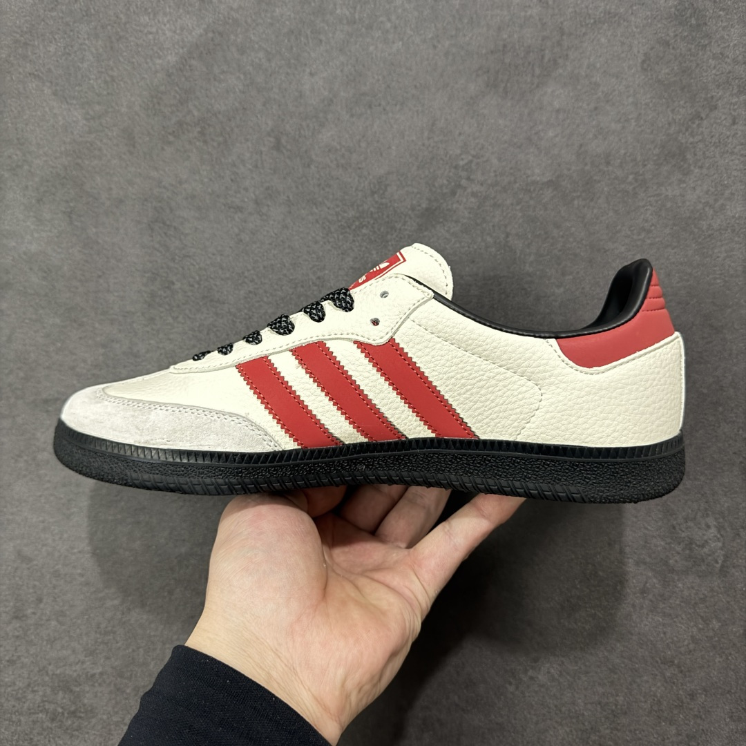 图片[2]-【定制版】Adidas Originals“马年联名限定 黑贝壳头，米白基底搭配红黑撞色条纹，头层皮革鞋面提升高级感，红鞋带 + 黄鞋口强化视觉层次，同色系车线精致细腻，每一处细节都在诉说复古潮味。 货号：JJ2612 尺码：36 36.5 37.5 38 38.5 39 40 40.5 41 42 42.5 43 44 44.5 45-选品中心