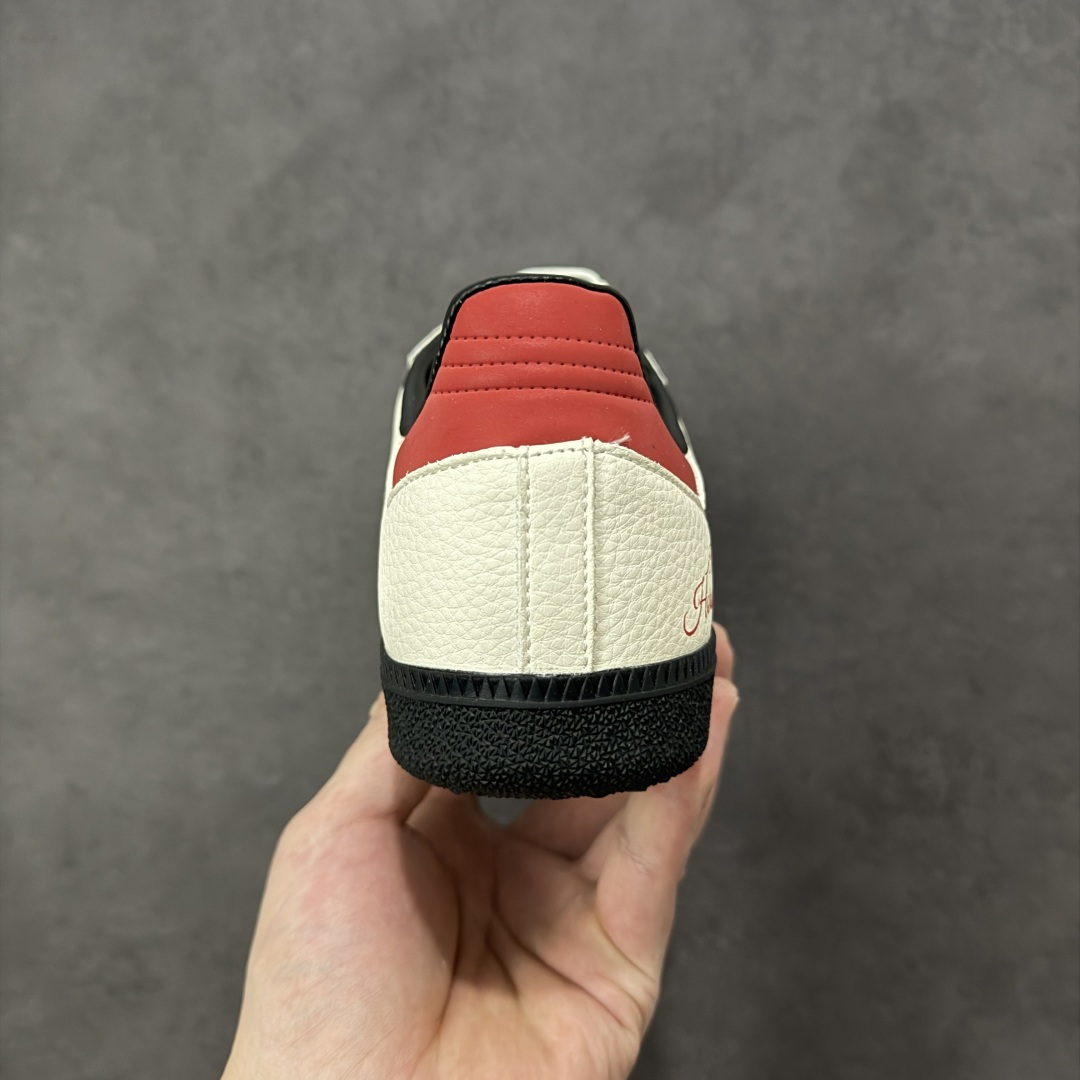 图片[4]-【定制版】Adidas Originals“马年联名限定 黑贝壳头，米白基底搭配红黑撞色条纹，头层皮革鞋面提升高级感，红鞋带 + 黄鞋口强化视觉层次，同色系车线精致细腻，每一处细节都在诉说复古潮味。 货号：JJ2612 尺码：36 36.5 37.5 38 38.5 39 40 40.5 41 42 42.5 43 44 44.5 45-选品中心