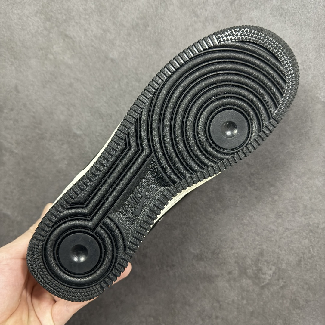 图片[9]-【定制版】NIke Air Force 1 \’07 Low “芬迪联名–黑白熊猫” 空军一号低帮 运动鞋 休闲鞋 折边针车 工艺难度大 原楦头原纸板 高端定制鞋盒 原厂鞋底 超高清洁度 细节完美 货号：XY9025-018 尺码：36 36.5 37.5 38 38.5 39 40 40.5 41 42 42.5 43 44 44.5 45-选品中心