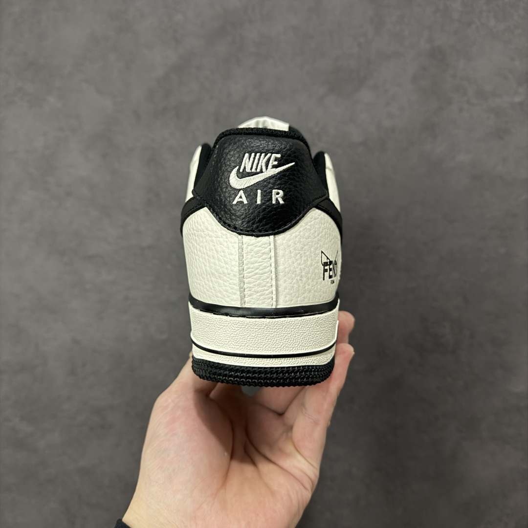 图片[4]-【定制版】NIke Air Force 1 \’07 Low “芬迪联名–黑白熊猫” 空军一号低帮 运动鞋 休闲鞋 折边针车 工艺难度大 原楦头原纸板 高端定制鞋盒 原厂鞋底 超高清洁度 细节完美 货号：XY9025-018 尺码：36 36.5 37.5 38 38.5 39 40 40.5 41 42 42.5 43 44 44.5 45-选品中心
