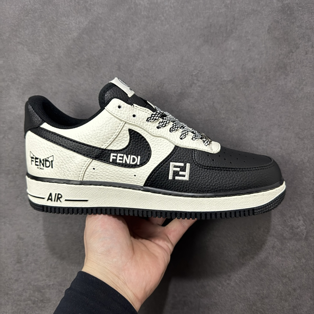 【定制版】NIke Air Force 1 \'07 Low “芬迪联名--黑白熊猫” 空军一号低帮 运动鞋 休闲鞋 折边针车 工艺难度大 原楦头原纸板 高端定制鞋盒 原厂鞋底 超高清洁度 细节完美 货号：XY9025-018 尺码：36 36.5 37.5 38 38.5 39 40 40.5 41 42 42.5 43 44 44.5 45-选品中心