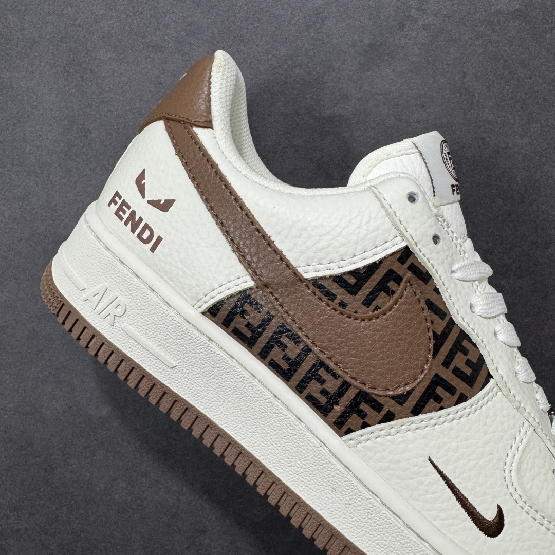 图片[6]-【定制版】NIke Air Force 1 \’07 Low “芬迪联名–复古白棕” 空军一号低帮 运动鞋 休闲鞋 折边针车 工艺难度大 原楦头原纸板 高端定制鞋盒 原厂鞋底 超高清洁度 细节完美 货号：XY9025-017 尺码：36 36.5 37.5 38 38.5 39 40 40.5 41 42 42.5 43 44 44.5 45-选品中心
