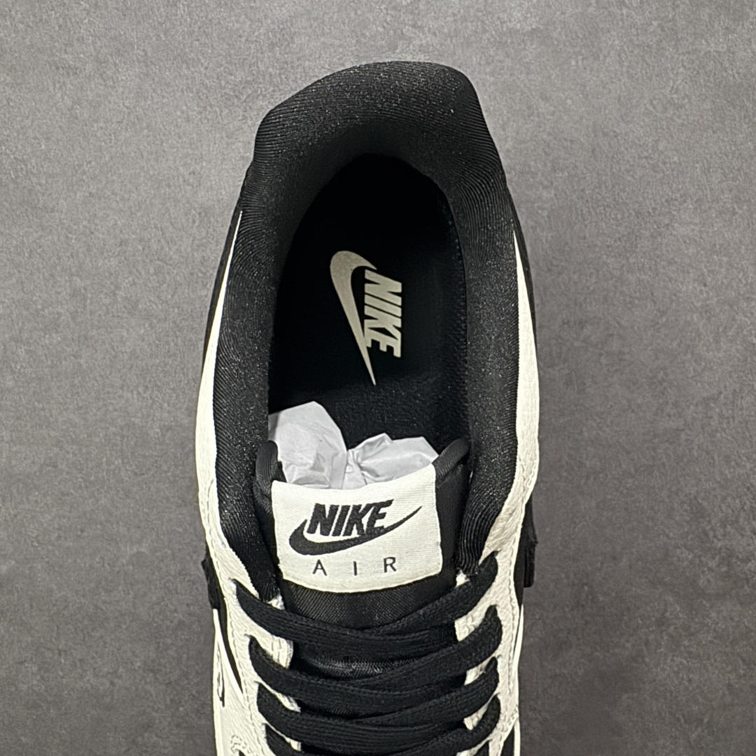 图片[6]-鬼脸街头潮流！Nike Air Force 1 Low 空军一号 爆款高端定制 黑白撞色，是少年感也是松弛感。熊猫配色+笑脸涂鸦，经典永不过时，日常出街回头率直接拉满！鞋身采用纹理皮革拼接材质，鞋头和鞋身侧面点缀笑脸涂鸦图案，后跟印有“NIKE”字样，兼具经典版型与潮流个性。 定制鞋盒 大厂纯原品质出货 超高清洁度 皮料切割干净无任何毛边 细节完美 货号：BK1916-005 尺码：36 36.5 37.5 38 38.5 39 40 40.5 41 42 42.5 43 44 44.5 45-选品中心