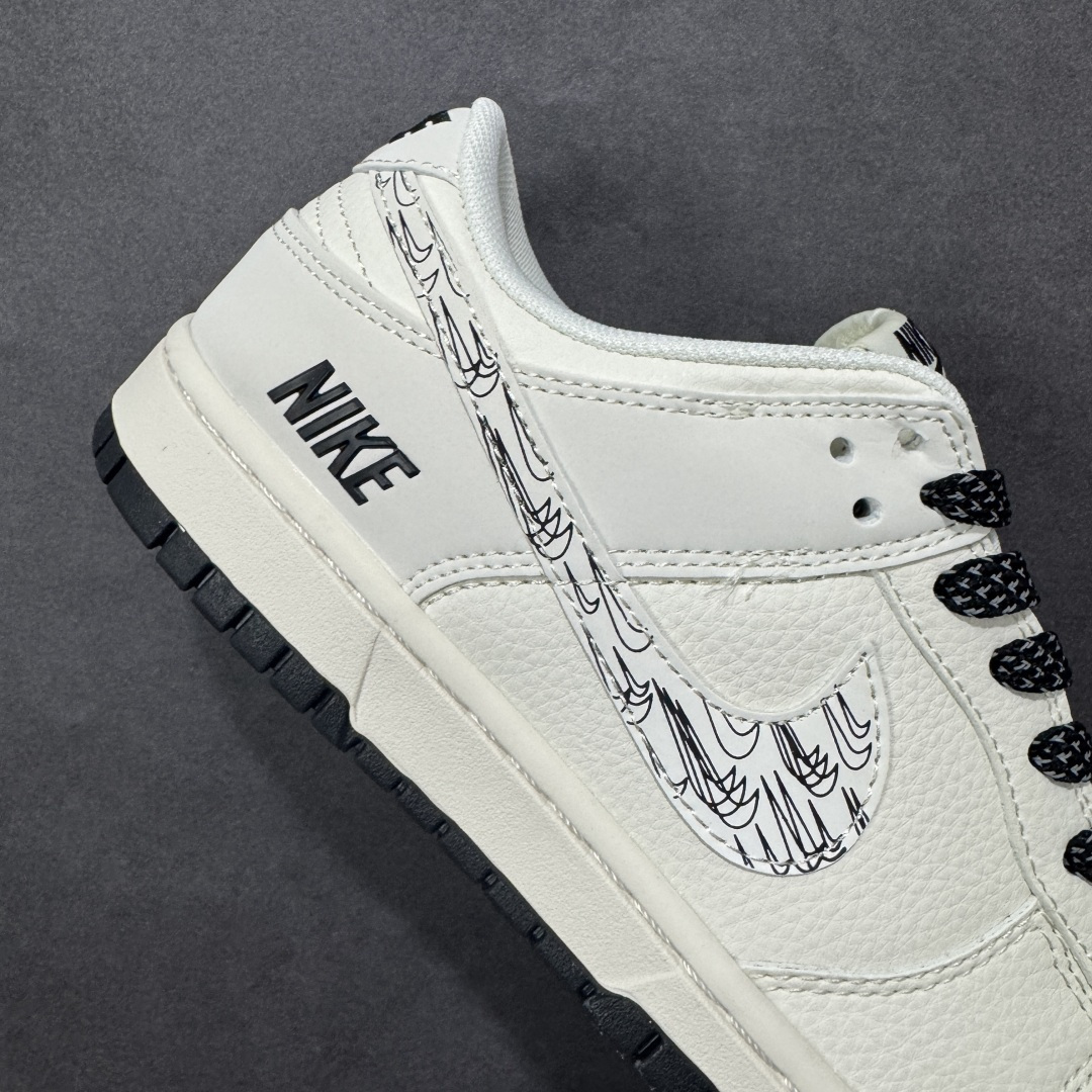 图片[6]-【定制版】Nike Dunk Low 爆款高端定制 奶白鞋身线条涂鸦藏满小心思，低调又不单调！ 鞋身侧面印有“”NIKE”字样，细节处强化品牌辨识度。耐克勾及鞋帮处加入手绘风格的线条涂鸦，为简约鞋型注入艺术感与街头气息。整体形成经典的黑白撞色，视觉上干净且富有层次。 定制鞋盒 大厂纯原品质出货 超高清洁度 皮料切割干净无任何毛边 细节完美 货号：HH7518-093 尺码：36 36.5 37.5 38 38.5 39 40 40.5 41 42 42.5 43 44 44.5 45-选品中心