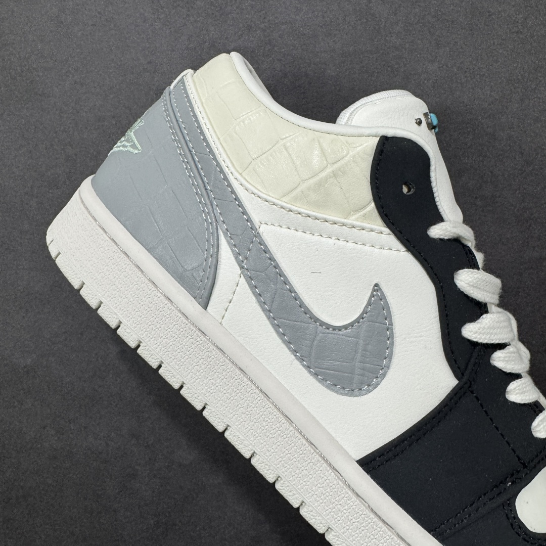 图片[6]-【H11版本】耐克Nike Air Jordan 1 AJ1经典复古经典低帮百搭文化篮球鞋 IO2242-101 公司级真标半码制#原档案原数据开发版型#采用荔枝纹头层皮革鞋面材质#原厂立体填充鞋舌海绵#中底注胶孔及缜密中底拉帮工艺#原数据开发模具大底 尺码：35.5 36 36.5 37.5 38 38.5 39 40 40.5 41 42 42.5 43 44 44.5 45 46 47.5 编码：H11B250260-选品中心