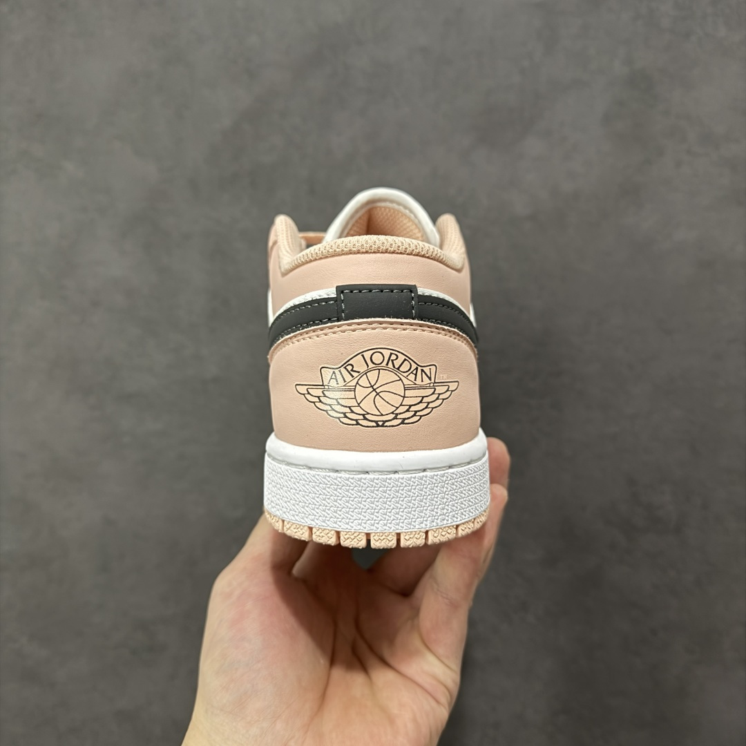 图片[4]-【H11版本】耐克Nike Air Jordan 1 AJ1经典复古经典低帮百搭文化篮球鞋 553560-800 公司级真标半码制#原档案原数据开发版型#采用荔枝纹头层皮革鞋面材质#原厂立体填充鞋舌海绵#中底注胶孔及缜密中底拉帮工艺#原数据开发模具大底 尺码：35.5 36 36.5 37.5 38 38.5 39 40 40.5 41 42 42.5 43 44 44.5 45 46 47.5 编码：H11B250260-选品中心