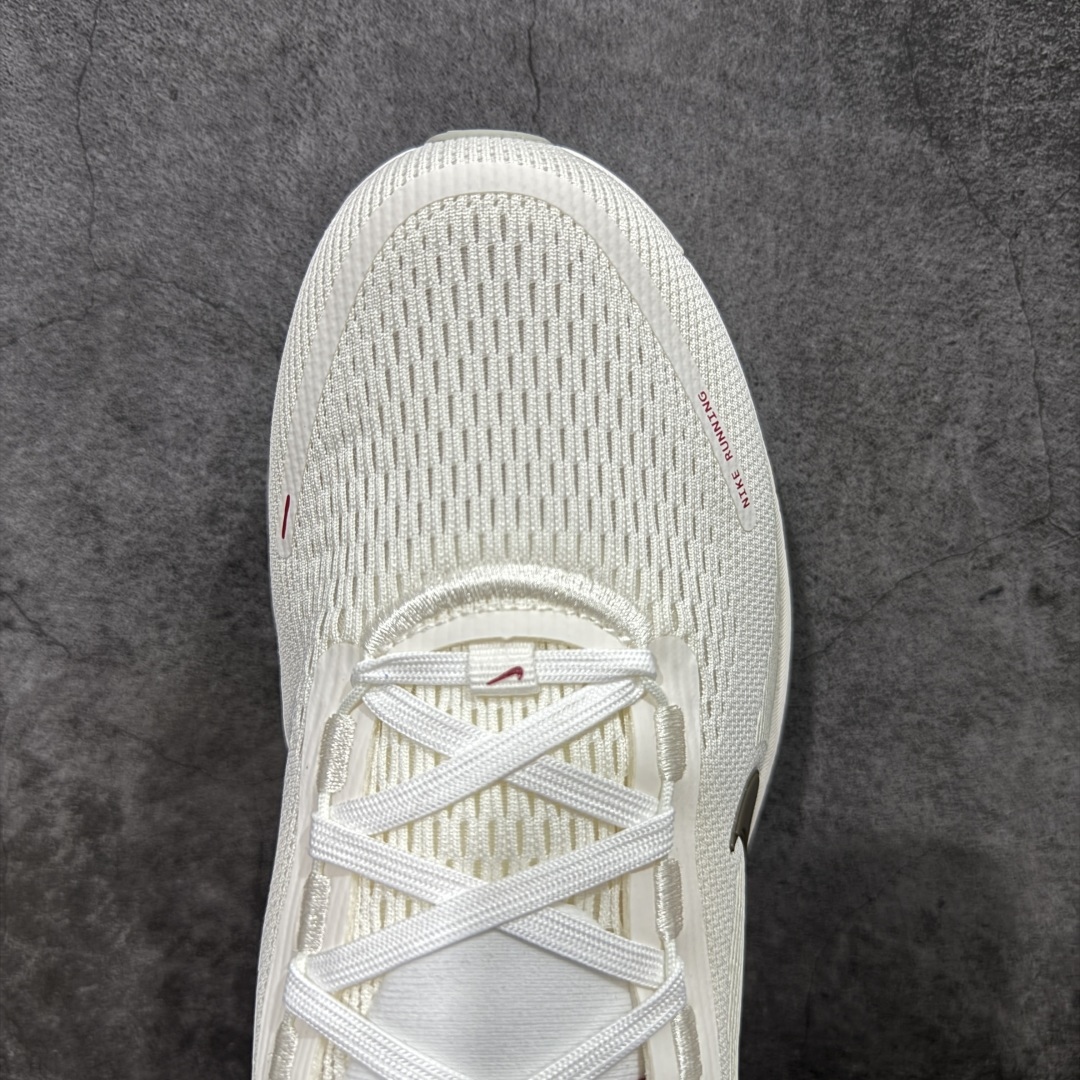 图片[5]-【XE纯原版】Nike Air Zoom Vomero 18 全新科技运动跑鞋IQ1131-120    目前市场最强品质 原版购入开发 鞋面采用硅胶发泡立体印刷 分体式组合大底 上层超临界ZOOM X泡棉 下层一次ReactX泡棉 区别市场一体底 超高质检清洁度 一切材质配件均与原版一致 原楦原纸板开发 匹配原版98%以上 完美弧度版型 原厂鞋标 立体反光鞋盒标 鞋盒防撞海绵 高端玩家必推版本 高价零售必推版本 欢迎对比市面任意版本‼️ 这双鞋简直是时尚与科技的完美融合。 经典黑色鞋面，质感爆棚，搭配超亮眼的银色大勾子，瞬间成为街头焦点。不仅颜值在线，缓震性能更是一绝 不管是日常出街还是慢跑锻炼，都能给双脚极致舒适体验。  码数超全，36-46码任你选！别犹豫啦，穿上它，轻松走出潮流范，开启你的时尚运动新旅程！ 码段：36-46-选品中心