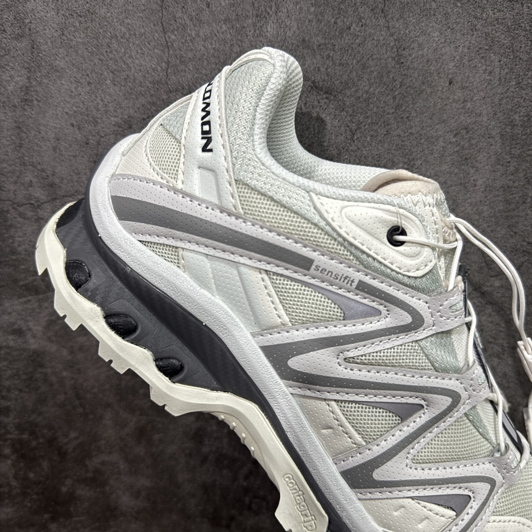 图片[7]-【W1版本】Salomon XT-QUEST ADV 萨洛蒙 时尚 舒适减震防滑耐磨 低帮跑步鞋 男女同款 491324 纯原外贸平台特供订单 耗时半年巨作 全套原纸板楦头开发 原厂特供网布配套加持 确保原汁原味 完美呈现版型 原档数据独家私模五层组合大底 男女鞋同步官方 原装Ortholite轻量化鞋垫 中底布带钢印编号 原厂TPU锁扣 进口港宝加持 后跟自然饱满 还原公司包裹性 基于 SALOMON 初代 XT 鞋身造型并搭载 4D ADVANCED CHASSIS™ 大底打造而成 为这款 XT-QUEST 带来了多项足部控制与保护等功能性 如在运动过程中控制左右晃动的过程而提高稳定性、改善长途越野过程中足中到足尖的过渡、提高感知岩石的精确度以抵抗尖锐物体对脚底的伤害以及采用动态缓冲来增强穿着舒适感 从而减轻疲劳感 使 XT-QUEST 成为一双舒适且安全的户外之履 尺码：36 36.5 37.5 38 38.5 39 40 40.5 41 42 42.5 43 44 44.5 45-选品中心