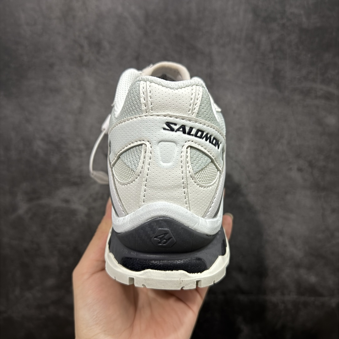 图片[4]-【W1版本】Salomon XT-QUEST ADV 萨洛蒙 时尚 舒适减震防滑耐磨 低帮跑步鞋 男女同款 491324 纯原外贸平台特供订单 耗时半年巨作 全套原纸板楦头开发 原厂特供网布配套加持 确保原汁原味 完美呈现版型 原档数据独家私模五层组合大底 男女鞋同步官方 原装Ortholite轻量化鞋垫 中底布带钢印编号 原厂TPU锁扣 进口港宝加持 后跟自然饱满 还原公司包裹性 基于 SALOMON 初代 XT 鞋身造型并搭载 4D ADVANCED CHASSIS™ 大底打造而成 为这款 XT-QUEST 带来了多项足部控制与保护等功能性 如在运动过程中控制左右晃动的过程而提高稳定性、改善长途越野过程中足中到足尖的过渡、提高感知岩石的精确度以抵抗尖锐物体对脚底的伤害以及采用动态缓冲来增强穿着舒适感 从而减轻疲劳感 使 XT-QUEST 成为一双舒适且安全的户外之履 尺码：36 36.5 37.5 38 38.5 39 40 40.5 41 42 42.5 43 44 44.5 45-选品中心