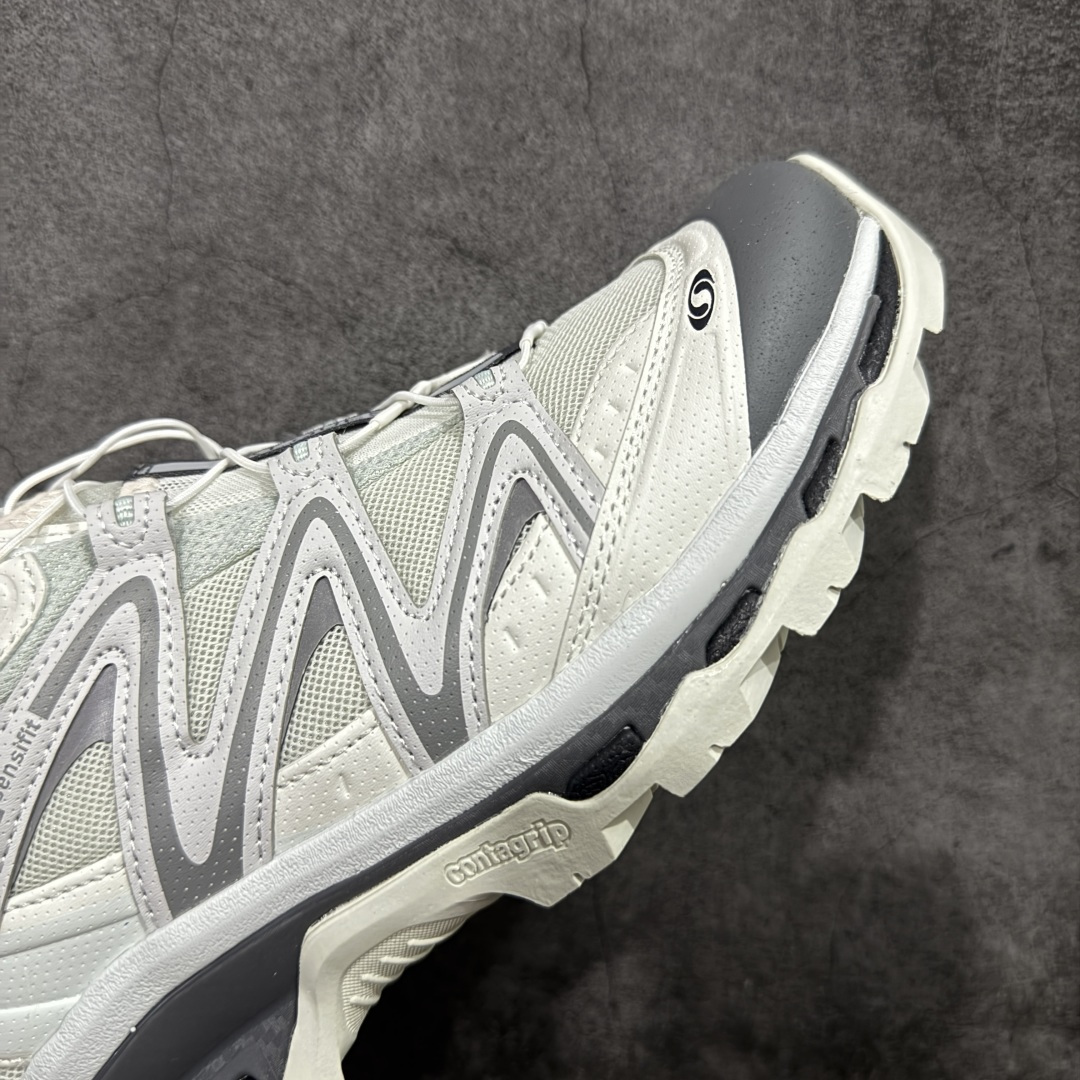 图片[6]-【W1版本】Salomon XT-QUEST ADV 萨洛蒙 时尚 舒适减震防滑耐磨 低帮跑步鞋 男女同款 491324 纯原外贸平台特供订单 耗时半年巨作 全套原纸板楦头开发 原厂特供网布配套加持 确保原汁原味 完美呈现版型 原档数据独家私模五层组合大底 男女鞋同步官方 原装Ortholite轻量化鞋垫 中底布带钢印编号 原厂TPU锁扣 进口港宝加持 后跟自然饱满 还原公司包裹性 基于 SALOMON 初代 XT 鞋身造型并搭载 4D ADVANCED CHASSIS™ 大底打造而成 为这款 XT-QUEST 带来了多项足部控制与保护等功能性 如在运动过程中控制左右晃动的过程而提高稳定性、改善长途越野过程中足中到足尖的过渡、提高感知岩石的精确度以抵抗尖锐物体对脚底的伤害以及采用动态缓冲来增强穿着舒适感 从而减轻疲劳感 使 XT-QUEST 成为一双舒适且安全的户外之履 尺码：36 36.5 37.5 38 38.5 39 40 40.5 41 42 42.5 43 44 44.5 45-选品中心