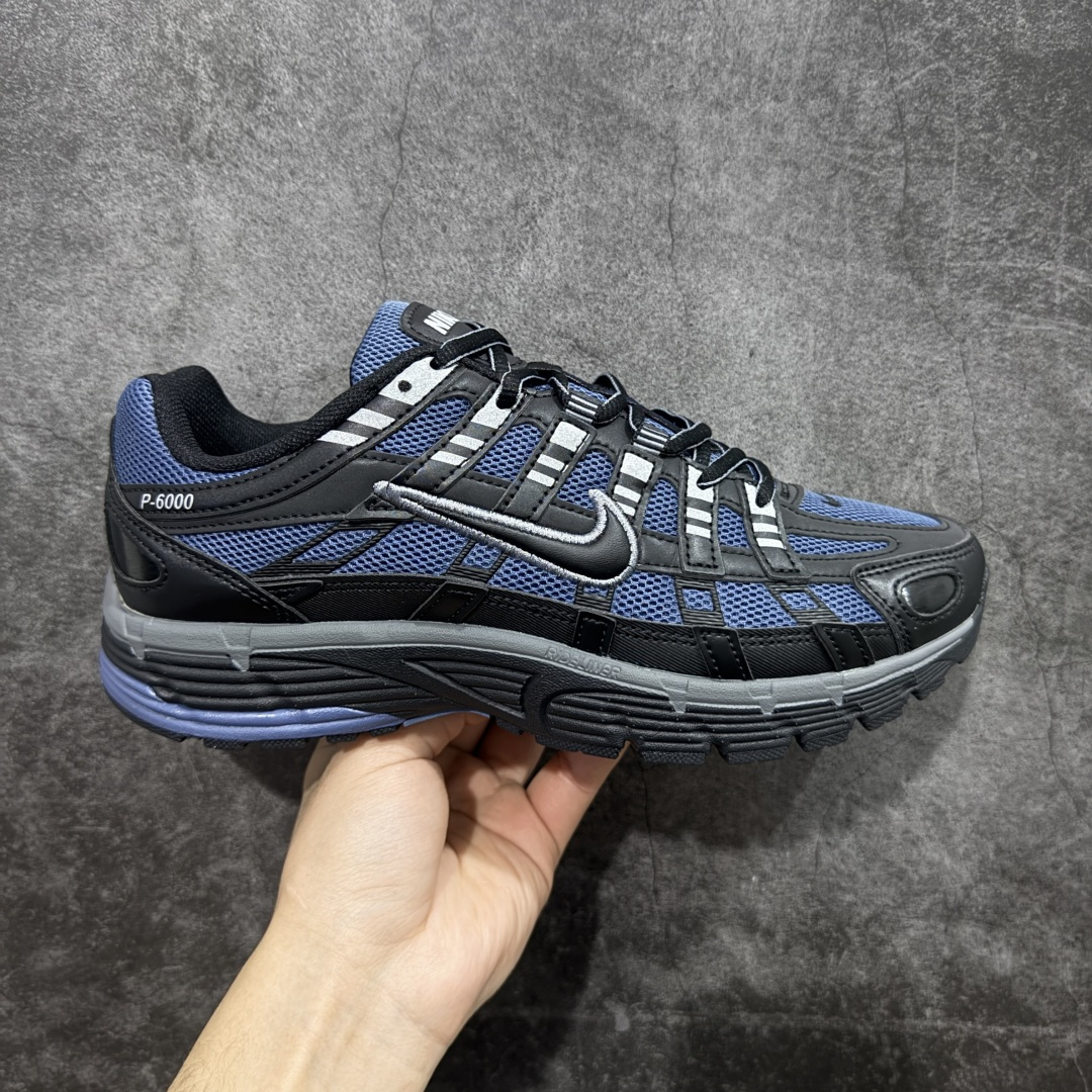 【外贸纯原版】Nike P-6000 Premium系列低帮复古老爹风休闲运动舒适慢跑鞋 IQ0296-491 男女码真标半码制 升级原楦原纸版数据开发版型 采用硬质牛剖革组合透气网面材质 正确3层组织中底搭载EVA轻量缓震嵌入双层革新物料鞋垫,外置防滑耐磨橡胶底片❗ 尺码:36-47.5-选品中心