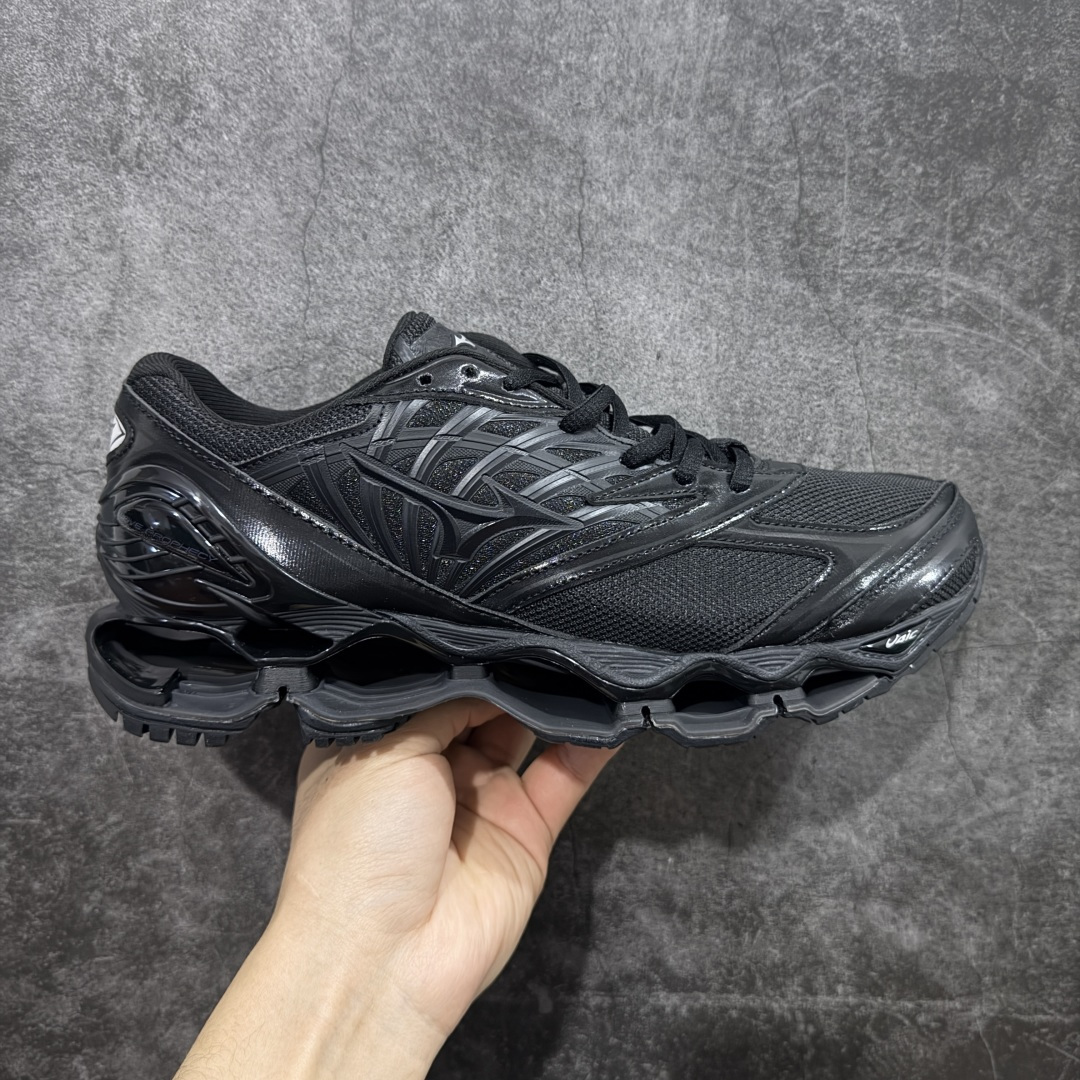 【纯原版】Mizuno 美津侬 WAVE PROPHECY 14S 复古时尚休闲舒适运动跑步鞋 美津浓WAVE机械缓震 可以说是机械缓震跑鞋科技的翘楚有着非凡的适应性，有着充分而持久的缓震能力和轻量化设计，是一双可以陪伴我们日常训练甚至是半马比赛的跑鞋，无论是“跑步初哥”还是“精英老鸟”，只要不是比较夸张的大体重人群，都可以穿着WAVE RIDER 来跑步。如果你不知道跑步穿什么鞋，不知道给别人推荐什么鞋，那么选“美津浓 ” 尺码：36-45-选品中心
