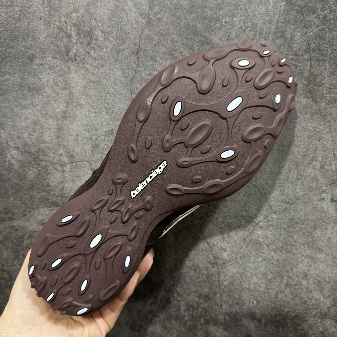 图片[9]-【XA版本】Balenciaga 巴黎世家 21代 Monday Ultra 棕白色 巴黎新款 鞋面主体采用特制聚酯纤维，同时搭配织物点缀，时尚耐看，无论是运动风还是日常搭配，穿起来都自带气场，走哪都吸晴。 尺码：35-46全码出货，♨️偏大一个尺码！-选品中心