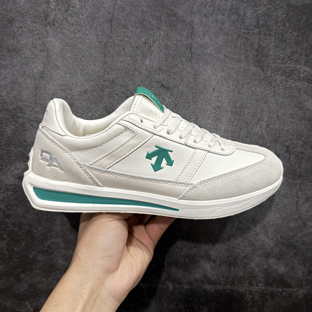 【纯原版】迪桑特DESCENTE Chron TRAINER 运动简约 低帮 生活休闲鞋 市面最优品质 区别市场版本 DESCENTE(迪桑特)创立于1935年,品牌名取自法语词汇,意为“滑降”。品牌箭头标识代表滑雪的三种技术“高速直线滑行”、“穿越”和“侧滑”,也寓意品牌在打造高端专业运动产品中不断追求完美的创新精神,致力于成为中国高端专业滑雪、综训、女子、铁人三项、高尔夫的第一品牌。 尺码:36 36.5 37 38 38.5 39 40 40.5 41 42 42.5 43 44 44.5 45-选品中心