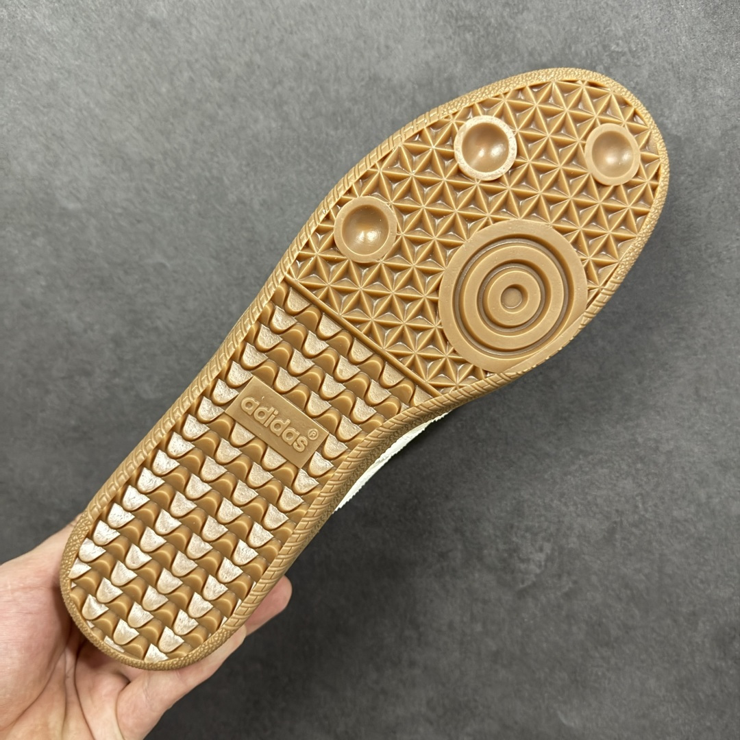 图片[9]-【定制版】马年新款海外定制限量发售 Adidas Originals SAMBA OG“马年联名限定-墨韵奔马”鞋身满印墨韵奔马纹样，搭配传统卷草纹点缀，鞋侧 “马” 字印章细节拉满，把东方美学穿在脚上，米白帆布鞋面透气亲肤，黑色皮革加固鞋尾提升支撑性，生胶大底柔韧防滑，既是街头复古单品，也是新年氛围感利器。 货号：JJ2616 尺码：36 36.5 37.5 38 38.5 39 40 40.5 41 42 42.5 43 44 44.5 45-选品中心