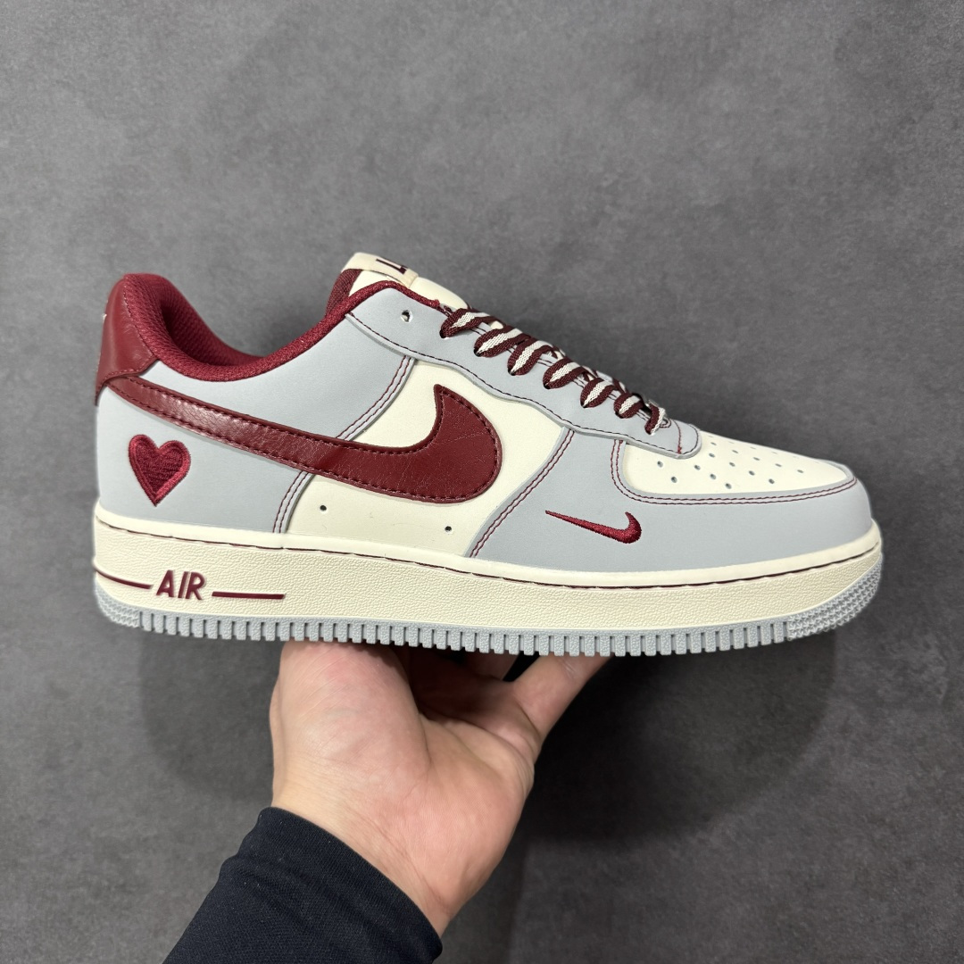 【定制版】NIke Air Force 1 \’07 Low “情人节限定–烟灰赤痕” 空军一号低帮 运动鞋 休闲鞋 折边针车 工艺难度大 原楦头原纸板 高端定制鞋盒 原厂鞋底 超高清洁度 细节完美 货号:NH0601-540 尺码:36 36.5 37.5 38 38.5 39 40 40.5 41 42 42.5 43 44 44.5 45-选品中心