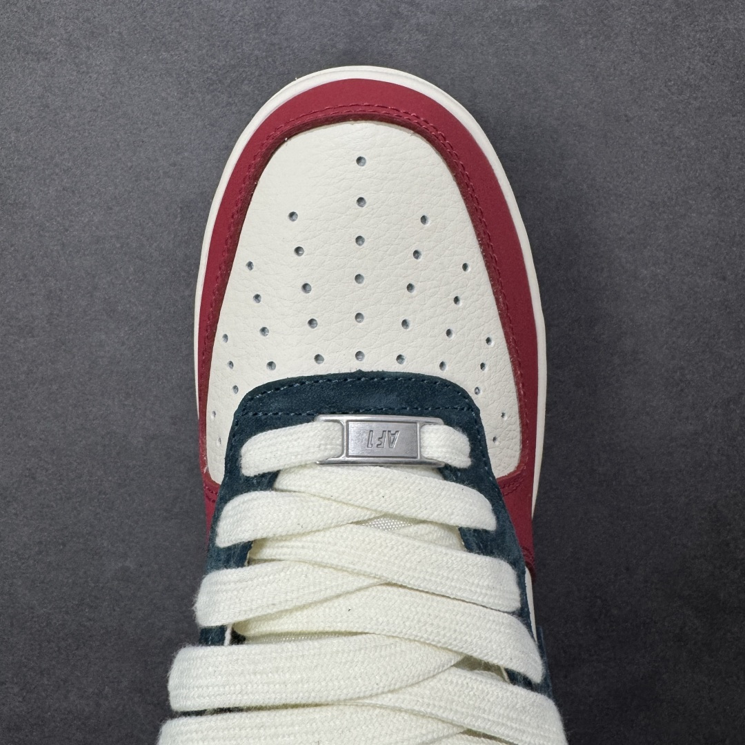 图片[8]-【定制版】国潮马年惊喜上线 AIR FORCE 1 红黑白撞色演绎国风美学，鞋身马形烫金印花与挂饰呼应2026生肖主题，细节处暗藏中式吉祥寓意。皮革与麂皮拼接提升质感，Air气垫底保障日常舒适，既能适配新年红装，也能点亮街头造型，是兼具文化氛围与潮流属性的年度鞋款。 货号：HT5088-622 尺码：36 36.5 37.5 38 38.5 39 40 40.5 41 42 42.5 43 44 44.5 45-选品中心