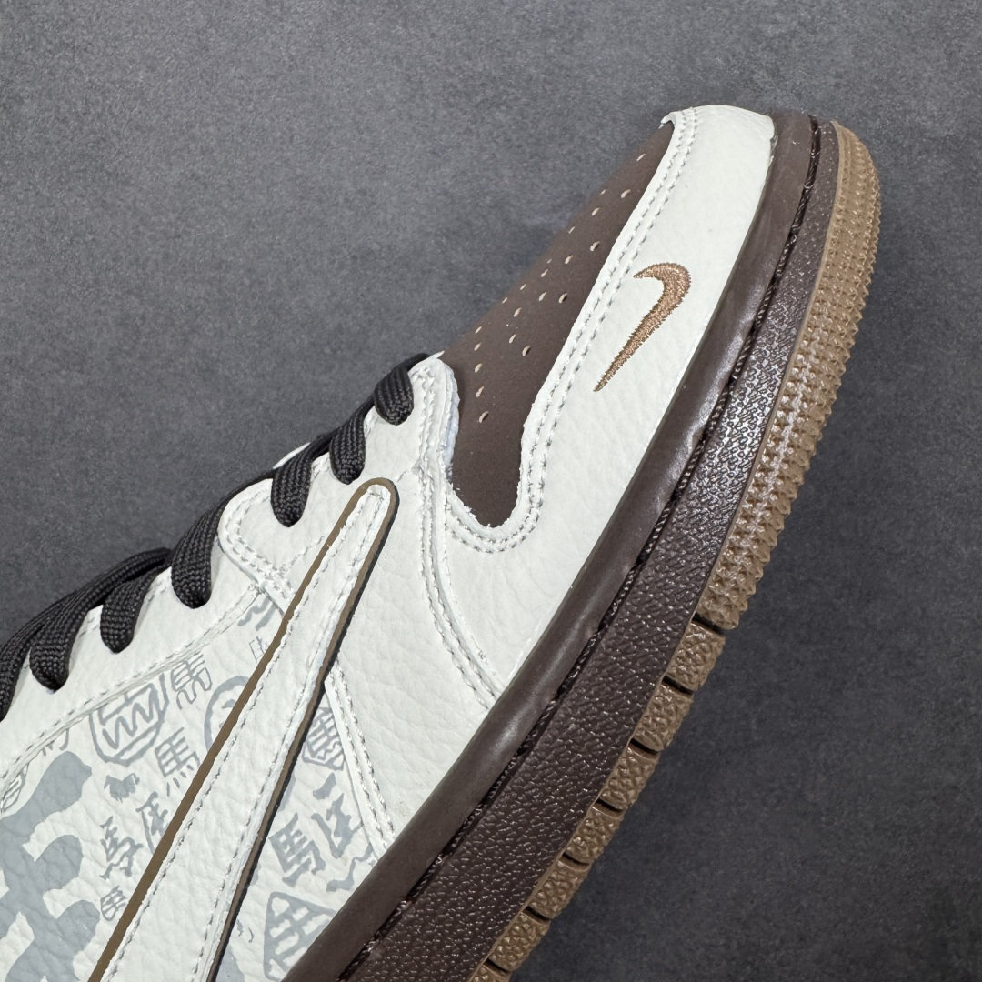 图片[5]-【定制版】高端定制 Travis Scott x Jordan 1 Low 马年限定-白棕云纹 倒勾低帮休闲版本 高级夜光效果 原厂全头层皮 大厂纯原品质出货 纯正版型 定制鞋盒 皮料切割干净无任何毛边 细节完美 超高清洁度 货号：NH0601-061 尺码：36 36.5 37.5 38 38.5 39 40 40.5 41 42 42.5 43 44 44.5 45-选品中心
