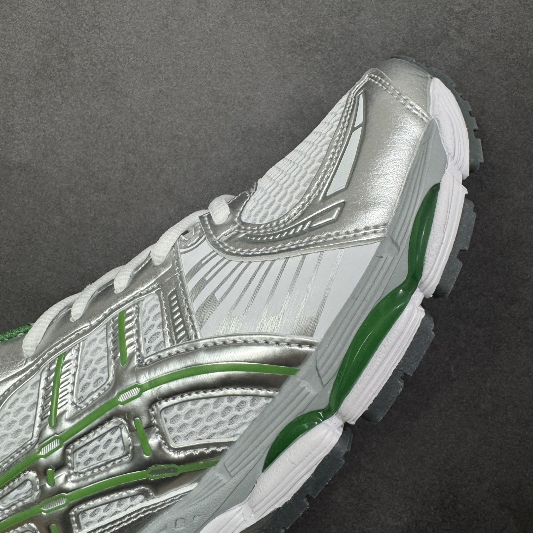 图片[5]-【公司级】AsicsGel-Kayano 12.1 亚瑟士运动休闲透气专业跑鞋 提供出众的稳定性与缓冲 此种置于中底内部的自适应发泡材料 可在每一次冲击后帮助足弓重新定位 强化迈步时的支撑性中底处的另一项升级为FFBLASTTM PLUSECO缓冲科技 此种材料含有约24%的生物基成分 可在每一步中创造绵柔的触地脚感PureGELM科技位干鞋跟底部 柔软度比标准GELM科技高65% 为长跑训练者带来令人惊奇的运动顺畅感 货号： 1203A759-100 尺码： 36 36.5 37.5 38 38.5 39 40 40.5 41.5 42 42.5 43.5 44 45 46-选品中心