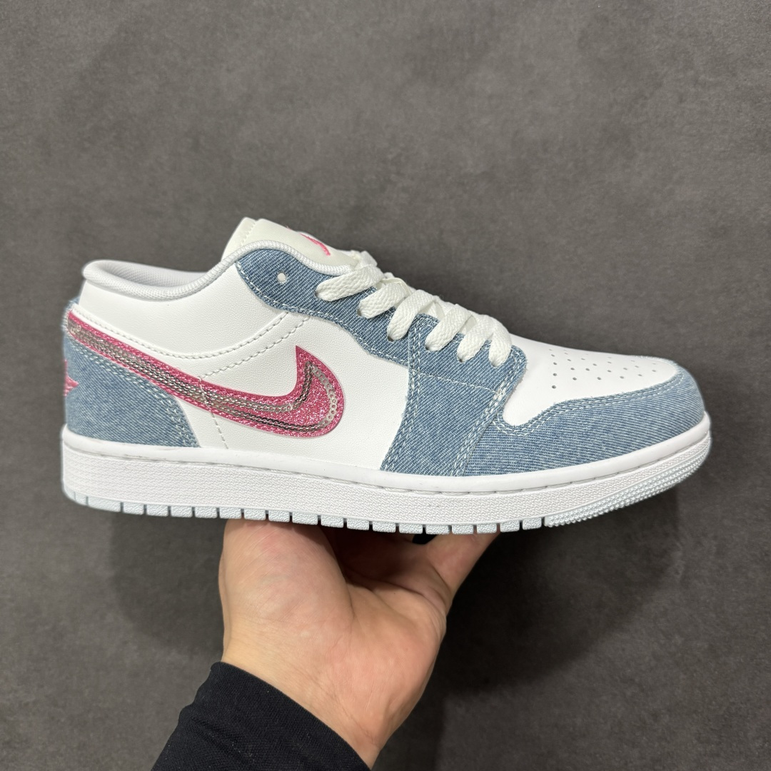 【H11版本】耐克Nike Air Jordan 1 AJ1经典复古经典低帮百搭文化篮球鞋 HQ2001-400 公司级真标半码制#原档案原数据开发版型#采用荔枝纹头层皮革鞋面材质#原厂立体填充鞋舌海绵#中底注胶孔及缜密中底拉帮工艺#原数据开发模具大底 尺码：35.5 36 36.5 37.5 38 38.5 39 40 40.5 41 42 42.5 43 44 44.5 45 46 47.5 编码：H11B250260-选品中心