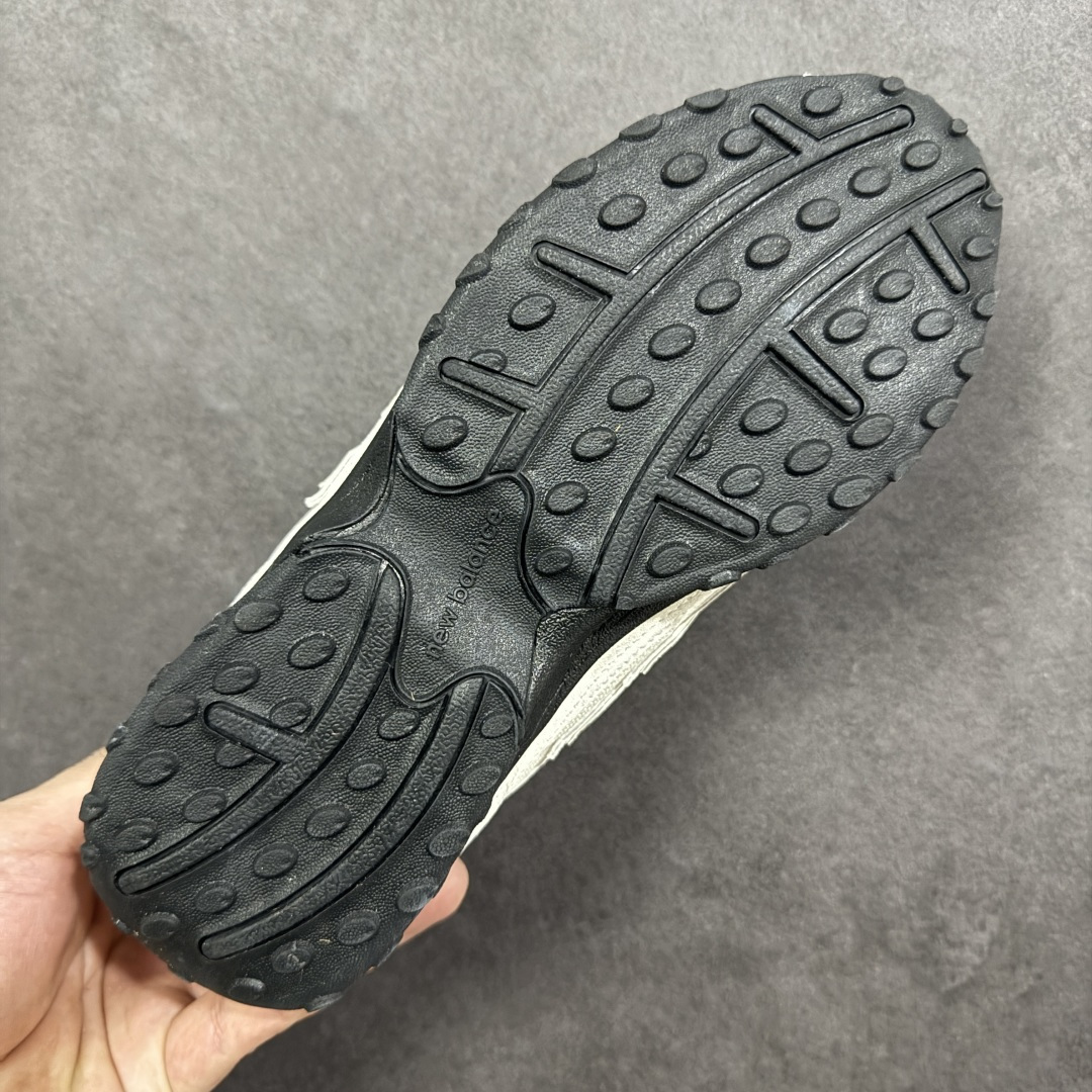 图片[9]-【公司级】New Balance 新百伦204 复古休闲运动百搭老爹跑步鞋 #采用猪巴革组合网织鞋面材质 #3层组合底模精密开发 #中底嵌入碳板缓震及后跟嵌入TPU装饰条稳固 货号： U204L8OV 尺码：36 37 37.5 38 38.5 39.5 40 40.5 41.5 42 42.5 43 44 44.5 45-选品中心