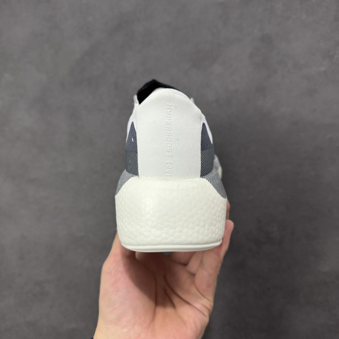 图片[4]-【公司级】AD Hyper Boost Edge M 轻量竞速运动跑鞋 CELERMESH针织网面非常轻薄 纤维间的缝隙很大 可以保证跑步时的透气、排汗效果 鞋舌直接与两侧的内衬和鞋底连接在一起 在跑步过程中不会被鞋舌的左右移动所困扰 在标准鞋带孔的基础上再拓宽一组鞋带孔 适合不同脚型的需求 突破性 EnergyRods 技术，有助于跑者实现更好的成绩 中底独特的LIGHTSTRIKE PRO泡棉材质 微弹感觉在跑步过程中给予了良好的支撑体验 对于顶级精英和高水平进阶跑者来说是一双值得信赖的竞速比赛用鞋 货号：KJ0751 尺码：36-45没半码-选品中心