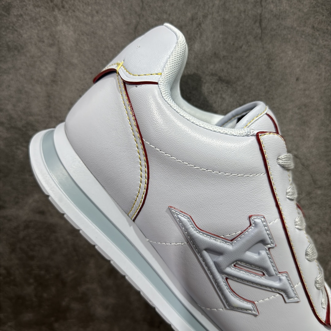 图片[7]-【YS纯原】莞产顶级 大厂出品 品控稳定 LOUIS VUITTON × NIGO 联名款 Buttersoft FW25 牛皮革 / 羊皮革 · 压纹 · 系带圆头 · 低帮 ✦ LV × Nigo 联名 FW25 最新 Buttersoft 系列 ✦ 菲董操刀设计，阿甘鞋轮廓融合面包鞋风格 ✦ 鞋型饱满但比例克制，上脚呈现慵懒高级感 ✦ 厚鞋舌＋宽鞋带结构 ✦ 鞋面采用头层牛皮＋羊皮革压纹 ✦ 皮质细腻，纹理自然，耐看耐穿 ✦ 鞋底为原版开模防滑 TPU 大底 ✦ 全系列暴力拆借 原版开发 ✦ 结构、比例与用料统一度高 尺码：35–45-选品中心