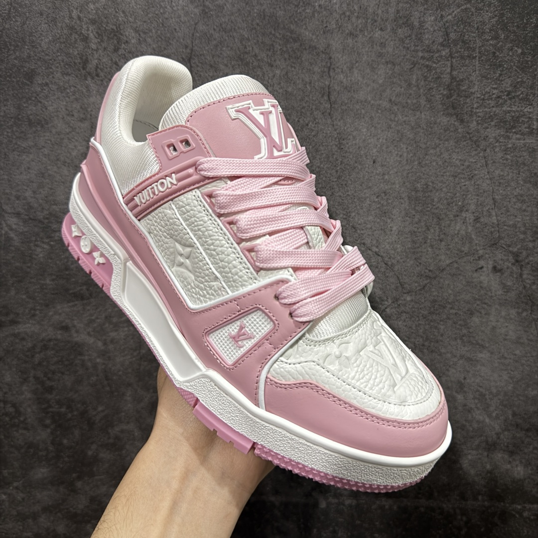 图片[3]-【天花板/Goat版】 市场最强版 没有之一的存在💪🏻 Louis Vuitton LV Trainer 系列全新版上架 手里有正品的可以对比下🆚懂货的看细节‼️ 此版品质是市场从未达到的新高度！ 整体版型 皮料 牛仔布的色差 压花纹路清晰度 后跟版型等等 都可以自行对比[机智]吊打市场所有货，怒甩十条街的那种，直接来正品对比图🆚，欢迎拿市场各大工厂的货来对比！ 尺码：35-40码-选品中心