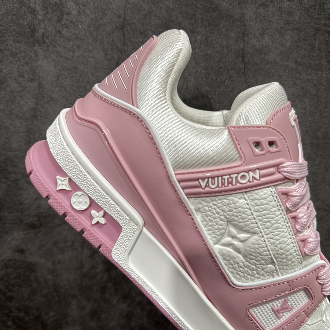 图片[7]-【天花板/Goat版】 市场最强版 没有之一的存在💪🏻 Louis Vuitton LV Trainer 系列全新版上架 手里有正品的可以对比下🆚懂货的看细节‼️ 此版品质是市场从未达到的新高度！ 整体版型 皮料 牛仔布的色差 压花纹路清晰度 后跟版型等等 都可以自行对比[机智]吊打市场所有货，怒甩十条街的那种，直接来正品对比图🆚，欢迎拿市场各大工厂的货来对比！ 尺码：35-40码-选品中心