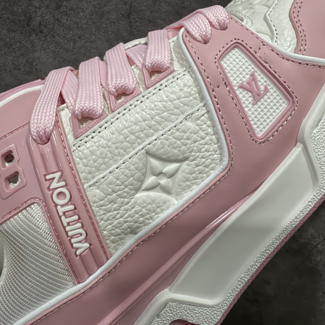 图片[4]-【天花板/Goat版】 市场最强版 没有之一的存在💪🏻 Louis Vuitton LV Trainer 系列全新版上架 手里有正品的可以对比下🆚懂货的看细节‼️ 此版品质是市场从未达到的新高度！ 整体版型 皮料 牛仔布的色差 压花纹路清晰度 后跟版型等等 都可以自行对比[机智]吊打市场所有货，怒甩十条街的那种，直接来正品对比图🆚，欢迎拿市场各大工厂的货来对比！ 尺码：35-40码-选品中心