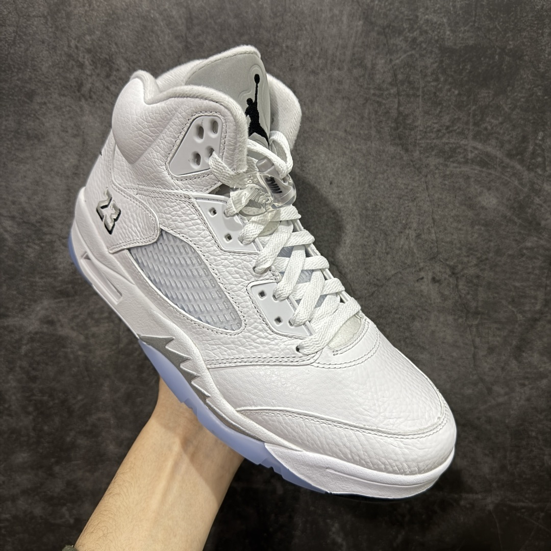 图片[3]-【GX纯原】Air Jordan 5 AJ5 “复刻白银” HQ7978-103 原厂材料 原厂模具 原厂楦头 市场正确版本 区分错版 国内一线大厂出品 匠心打造 原厂皮料原厂数据 全新纸板 模具打造 外贸 平台高端零售专供品质 品质毋庸置疑 一眼正品既视感 细节均已解码 尺码：40 40.5 41 42 42.5 43 44 44.5 45 46 47.5 48.5-选品中心