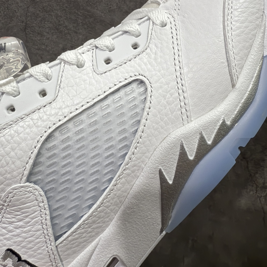 图片[4]-【GX纯原】Air Jordan 5 AJ5 “复刻白银” HQ7978-103 原厂材料 原厂模具 原厂楦头 市场正确版本 区分错版 国内一线大厂出品 匠心打造 原厂皮料原厂数据 全新纸板 模具打造 外贸 平台高端零售专供品质 品质毋庸置疑 一眼正品既视感 细节均已解码 尺码：40 40.5 41 42 42.5 43 44 44.5 45 46 47.5 48.5-选品中心
