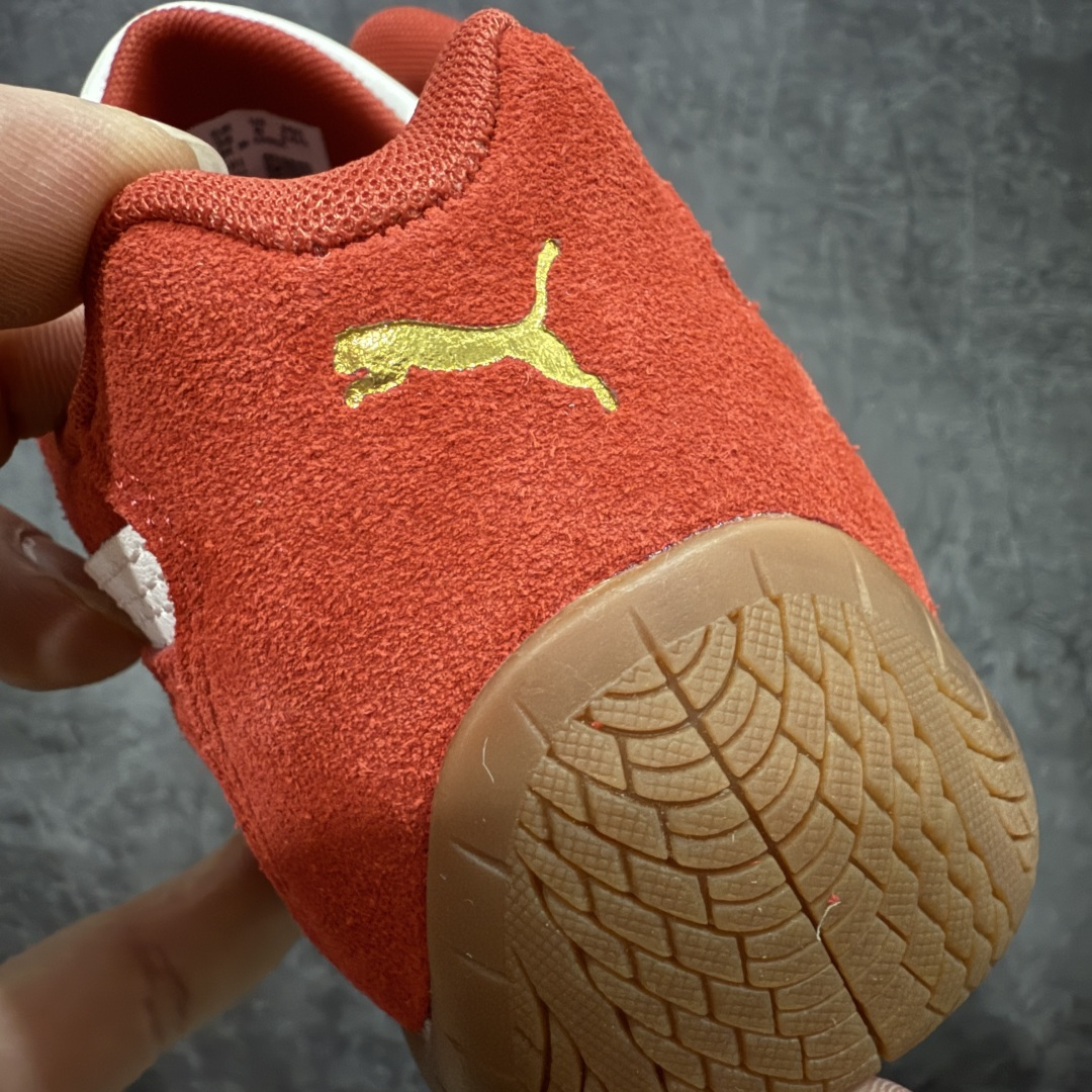 图片[2]-【渠道纯原版】Puma Speedcat OG Sparco 彪马罗马阿莫尔系列 复古运动休闲赛车跑鞋红白马年限定 408848-01 目前市场最优版本 无论是版型 细节 烫金刺绣走线 完全碾压市场任意版本 欢迎对比🆚 工厂耗时3个月开发 原装档案原数据纸版楦型 采用固色翻毛皮鞋面材质(正确二次成型\’猛帮\’成型工艺🆚区别市面版本!!) 外置原数据开发轻量耐磨橡胶大底💪🏻 全球知名运动品牌PUMA宝马赛车系列 融合了宝马车队的标志性配色 以趣味十足又前卫复古的设计引领潮流 将赛道精神融入街头时尚 开启前卫竞速之旅 主打前卫复古风 Roma鞋款的鞋侧以复古的流线造型 缀以宝马经典Logo 巧妙吸睛 而Speedcat鞋款以亮眼三色条纹元素缀以舒适鞋面 赋予了独特的个性美学 演绎赛车的无尽能量 尺码：35.5-45-选品中心