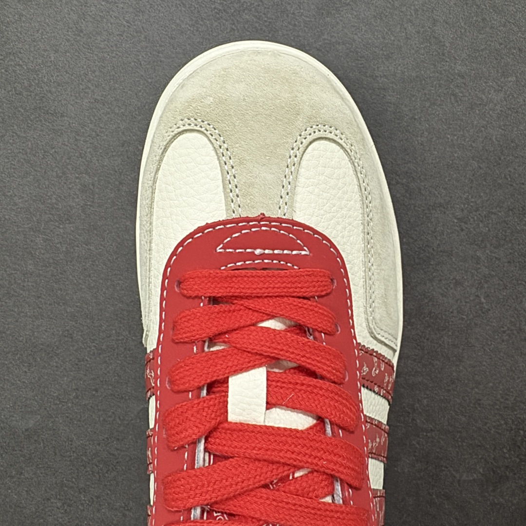 图片[8]-【定制版】马年新款Adidas Originals GAZELLE BOLD W“马年联名限定-橙红”专为 2026 丙午马年打造的限定款德训鞋，以活力橙红撞色点燃新年氛围，鞋头 2026 字样 + 鞋侧奔马印花，橙红条纹呼应马年活力，米白荔枝纹皮革搭配橙红渐变条纹，红色鞋带与鞋尾形成视觉呼应，经典德训鞋型注入鲜活年味，吸睛度拉满！ 货号： JJ2602 尺码： 36 36.5 37.5 38 38.5 39 40 40.5 41 42 42.5 43 44 44.5 45-选品中心