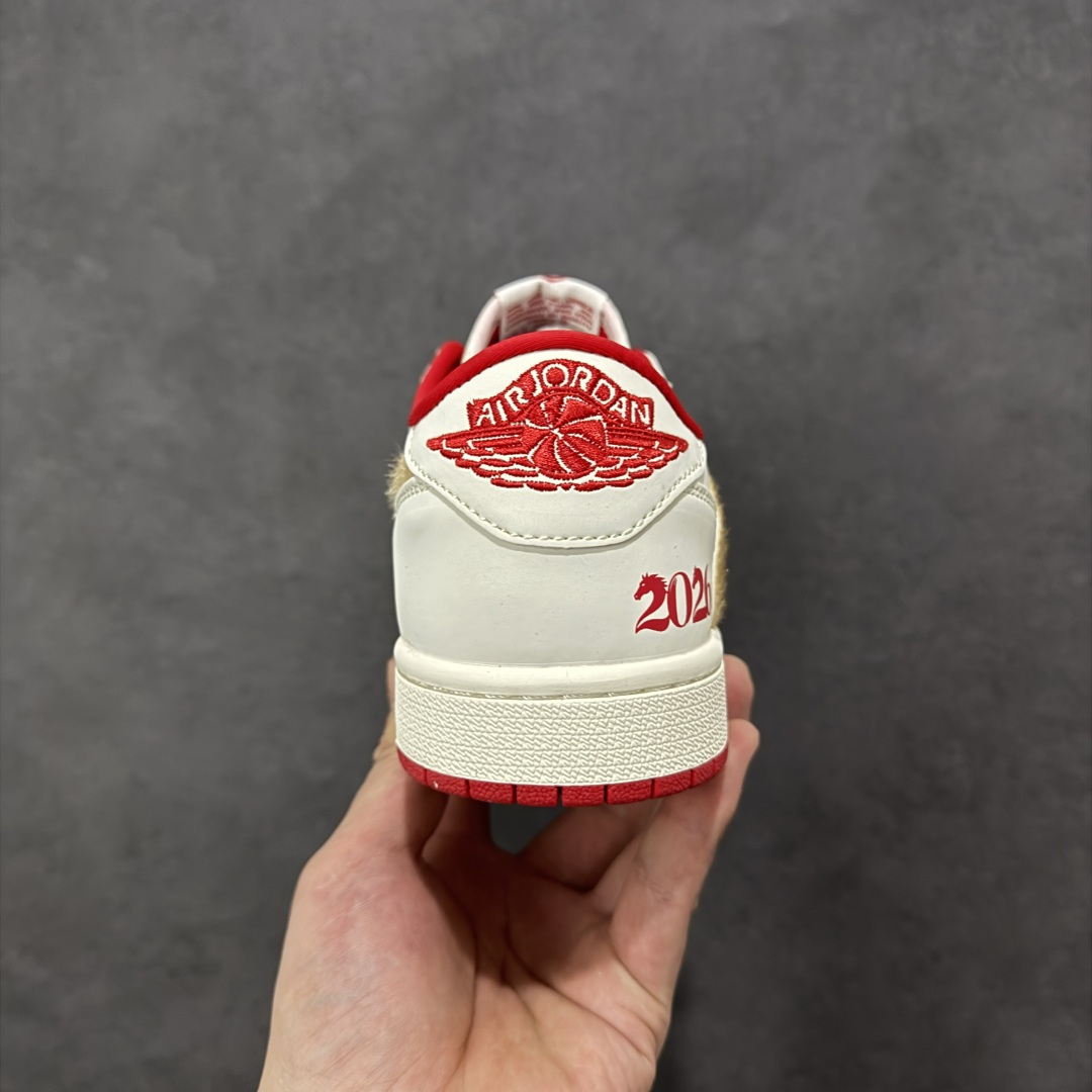 图片[4]-【定制版】Air Jordan 1 Low AJ1 乔1米白色 高端定制 低帮复古篮球鞋 FC1688-250  #定制鞋盒 大厂纯原品质出货 超高清洁度 皮料切割干净无任何毛边 细节完美  尺码：36 36.5 37.5 38 38.5 39 40 40.5 41 42 42.5 43 44 44.5 45-选品中心