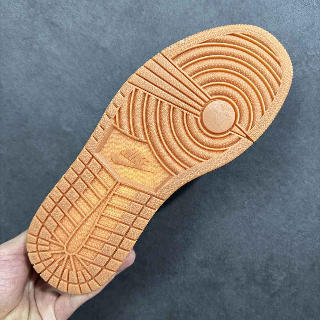 图片[9]-【定制版】Travis Scott x Fragment Design x Air Jordan 1 Low OG SP AJ1 乔1米黑撞色 低帮文化休闲板鞋  #多方联名合作融合了Travis Scott 独特的音乐风格，藤原浩个性的设计风格以及Jordan品牌的经典元素 使其成为一双具有独特身份和价值的鞋子 清新而立体的外观加上联名标识更突出了其独特身份 这种配色方案显示出活力和时尚感 在视觉上引人注目 鞋身的质感和细腻的细节处理使其显得高端而格调十足 这款“倒钩”联名是设计与创意完美结合 融合多方的个性风格是一款备受瞩目的潮流鞋款 货号：LD2028-073  尺码：36 36.5 37.5 38 38.5 39 40 40.5 41 42 42.5 43 44 44.5 45-选品中心