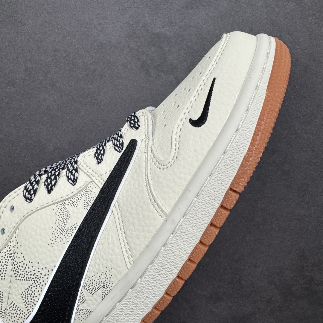 图片[5]-【定制版】Travis Scott x Fragment Design x Air Jordan 1 Low OG SP AJ1 乔1米黑撞色 低帮文化休闲板鞋  #多方联名合作融合了Travis Scott 独特的音乐风格，藤原浩个性的设计风格以及Jordan品牌的经典元素 使其成为一双具有独特身份和价值的鞋子 清新而立体的外观加上联名标识更突出了其独特身份 这种配色方案显示出活力和时尚感 在视觉上引人注目 鞋身的质感和细腻的细节处理使其显得高端而格调十足 这款“倒钩”联名是设计与创意完美结合 融合多方的个性风格是一款备受瞩目的潮流鞋款 货号：LD2028-073  尺码：36 36.5 37.5 38 38.5 39 40 40.5 41 42 42.5 43 44 44.5 45-选品中心