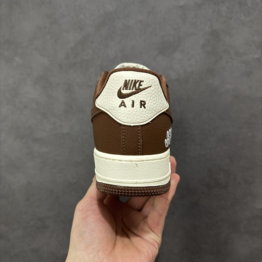 图片[4]-【定制版】NIke Air Force 1 \’07 Low “LV联名–棕酪印花” 空军一号低帮 运动鞋 休闲鞋 折边针车 工艺难度大 原楦头原纸板 高端定制鞋盒 原厂鞋底 超高清洁度 细节完美 货号：DF0188-127 尺码：36 36.5 37.5 38 38.5 39 40 40.5 41 42 42.5 43 44 44.5 45-选品中心