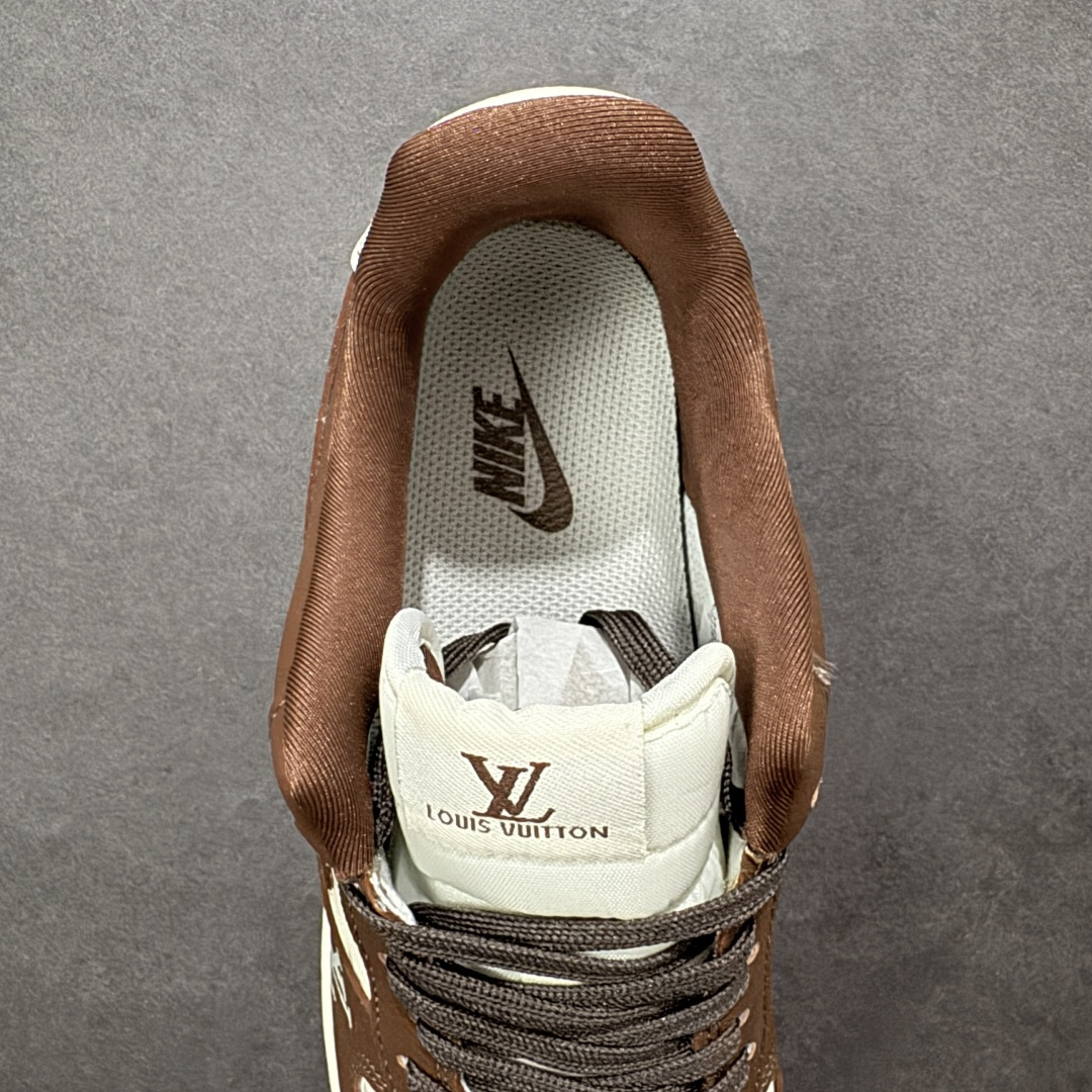 图片[7]-【定制版】NIke Air Force 1 \’07 Low “LV联名–棕酪印花” 空军一号低帮 运动鞋 休闲鞋 折边针车 工艺难度大 原楦头原纸板 高端定制鞋盒 原厂鞋底 超高清洁度 细节完美 货号：DF0188-127 尺码：36 36.5 37.5 38 38.5 39 40 40.5 41 42 42.5 43 44 44.5 45-选品中心