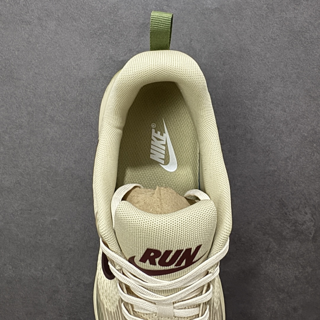 图片[7]-【公司级】NIKE COMFIRIDE 透气防震运动跑步鞋 搭载柔软厚实的 ComfiRide 泡绵缓震配置，助你征服充满挑战的路面，大步流星，微笑前行。该鞋款舒适非凡，让你爱不释脚。织物与合成材质组合鞋面，帮助双足保持稳固。鞋款搭载缓震配置，鞋舌和鞋口融入柔软接触点，缔造出众舒适度。橡胶外底，塑就出色抓地力，助力一路畅跑。 尺码：36-45 货号：DX5886-002-选品中心