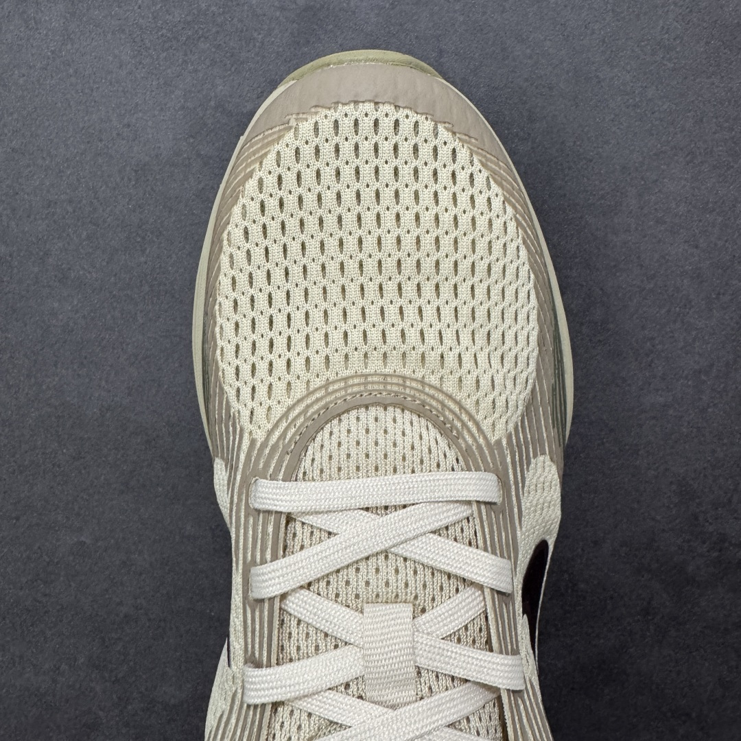 图片[8]-【公司级】NIKE COMFIRIDE 透气防震运动跑步鞋 搭载柔软厚实的 ComfiRide 泡绵缓震配置，助你征服充满挑战的路面，大步流星，微笑前行。该鞋款舒适非凡，让你爱不释脚。织物与合成材质组合鞋面，帮助双足保持稳固。鞋款搭载缓震配置，鞋舌和鞋口融入柔软接触点，缔造出众舒适度。橡胶外底，塑就出色抓地力，助力一路畅跑。 尺码：36-45 货号：DX5886-002-选品中心