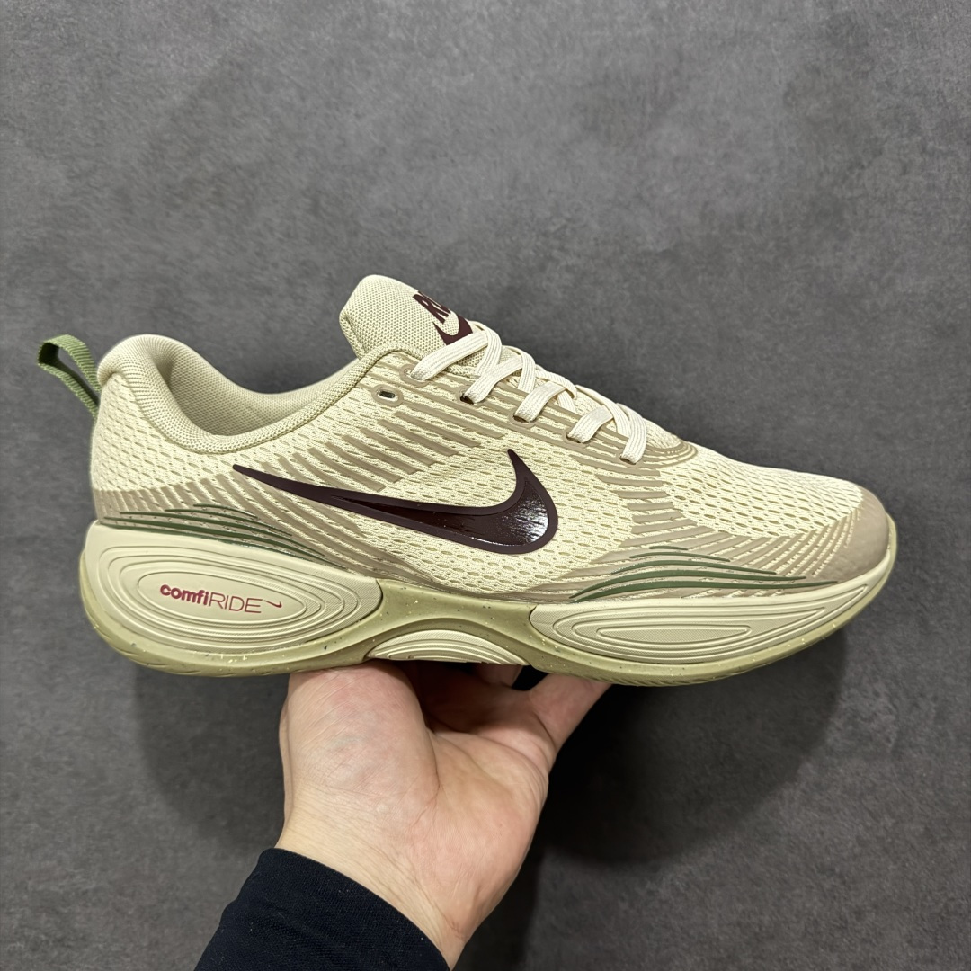 【公司级】NIKE COMFIRIDE 透气防震运动跑步鞋 搭载柔软厚实的 ComfiRide 泡绵缓震配置,助你征服充满挑战的路面,大步流星,微笑前行。该鞋款舒适非凡,让你爱不释脚。织物与合成材质组合鞋面,帮助双足保持稳固。鞋款搭载缓震配置,鞋舌和鞋口融入柔软接触点,缔造出众舒适度。橡胶外底,塑就出色抓地力,助力一路畅跑。 尺码:36-45 货号:DX5886-002-选品中心