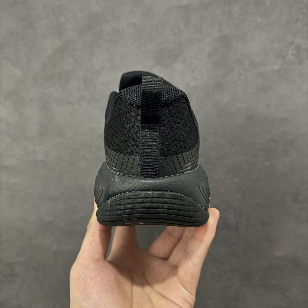 图片[4]-【公司级】NIKE COMFIRIDE 透气防震运动跑步鞋 搭载柔软厚实的 ComfiRide 泡绵缓震配置，助你征服充满挑战的路面，大步流星，微笑前行。该鞋款舒适非凡，让你爱不释脚。织物与合成材质组合鞋面，帮助双足保持稳固。鞋款搭载缓震配置，鞋舌和鞋口融入柔软接触点，缔造出众舒适度。橡胶外底，塑就出色抓地力，助力一路畅跑。 尺码：40-45 货号：DX5886-006-选品中心