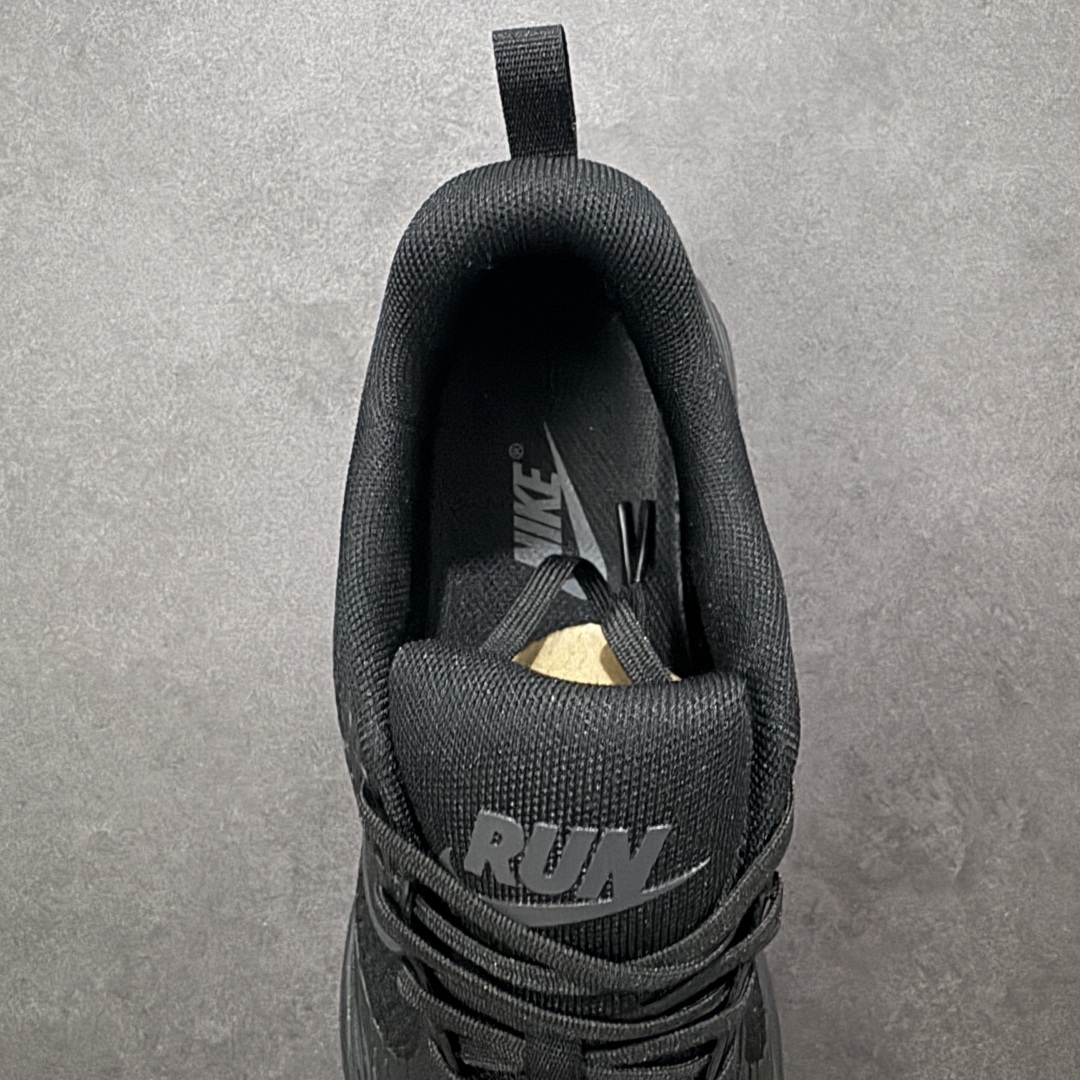 图片[7]-【公司级】NIKE COMFIRIDE 透气防震运动跑步鞋 搭载柔软厚实的 ComfiRide 泡绵缓震配置，助你征服充满挑战的路面，大步流星，微笑前行。该鞋款舒适非凡，让你爱不释脚。织物与合成材质组合鞋面，帮助双足保持稳固。鞋款搭载缓震配置，鞋舌和鞋口融入柔软接触点，缔造出众舒适度。橡胶外底，塑就出色抓地力，助力一路畅跑。 尺码：40-45 货号：DX5886-006-选品中心