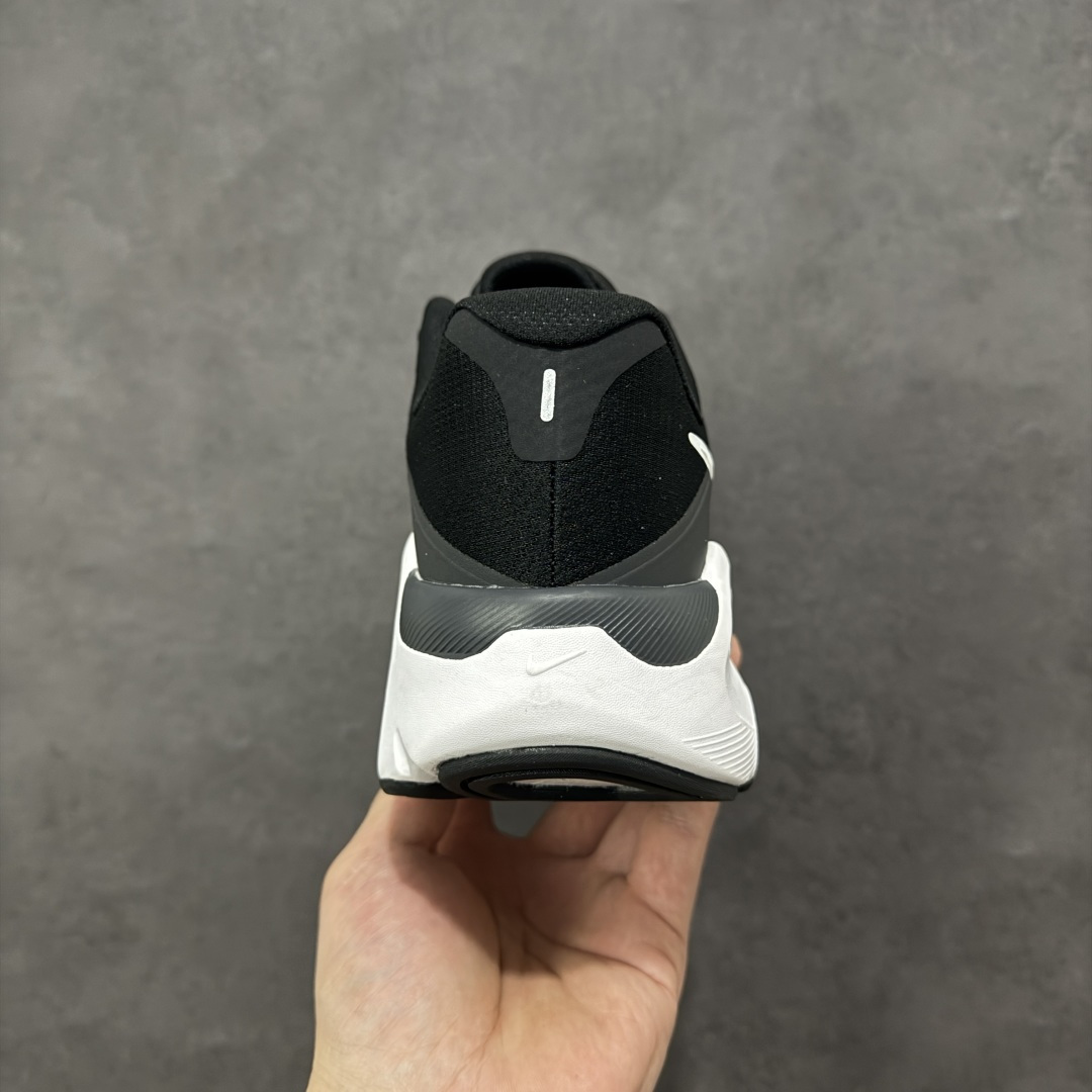 图片[4]-【公司级】Nike Structure PLUS 轻量跑鞋鞋面采用透气工程网眼材质制作。登月 鞋身整体轻盈舒适透气,耐克 简约风格，让日穿的穿搭更时尚。前掌搭载Air Zoom气垫，中底采用泡棉减震科技 货号：HQ3048-101 尺码：40-45-选品中心