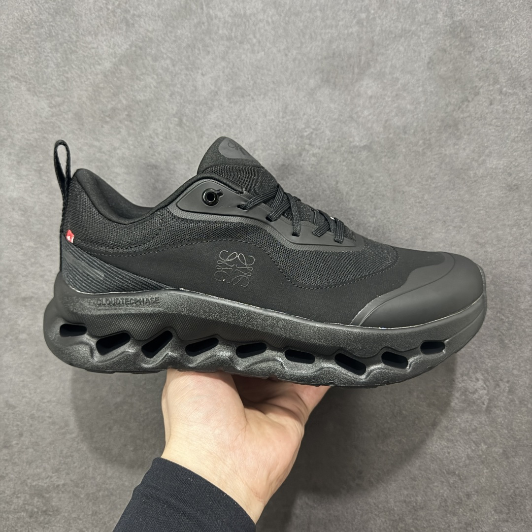 【公司级】On昂跑 LOEWE 系列低帮轻量舒适多功能休闲运动鞋 采用工程飞织网布组合再生聚酯纤维鞋面材质搭载独家隐藏速度中板 镂空CloudTec科技 泡棉缓震中底 黑科技跑出圈的时尚运动新宠 货号:3ME10696668 尺码:36-47带半码-选品中心