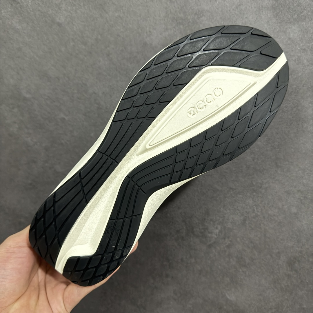 图片[9]-【公司级】Ecco 爱步健步BIOMC 25周年新款百搭跑步健身鞋   #鞋面采用迪尼玛牛皮，轻盈柔韧耐磨，提供抗撕裂性能 自然律动科技，符合人体工学鞋楦，贴近足部形态 穿着更舒适 直接注塑工艺连接鞋面与鞋底，一体成型，合脚稳固 橡胶外底适应多种地形，抓地耐磨，稳定支撑 完美平衡颜值与性能，拓展穿搭可能性 都市探索 步履悠然  货号：875825 尺码：39 40 41 42 43 44-M1-F4-选品中心