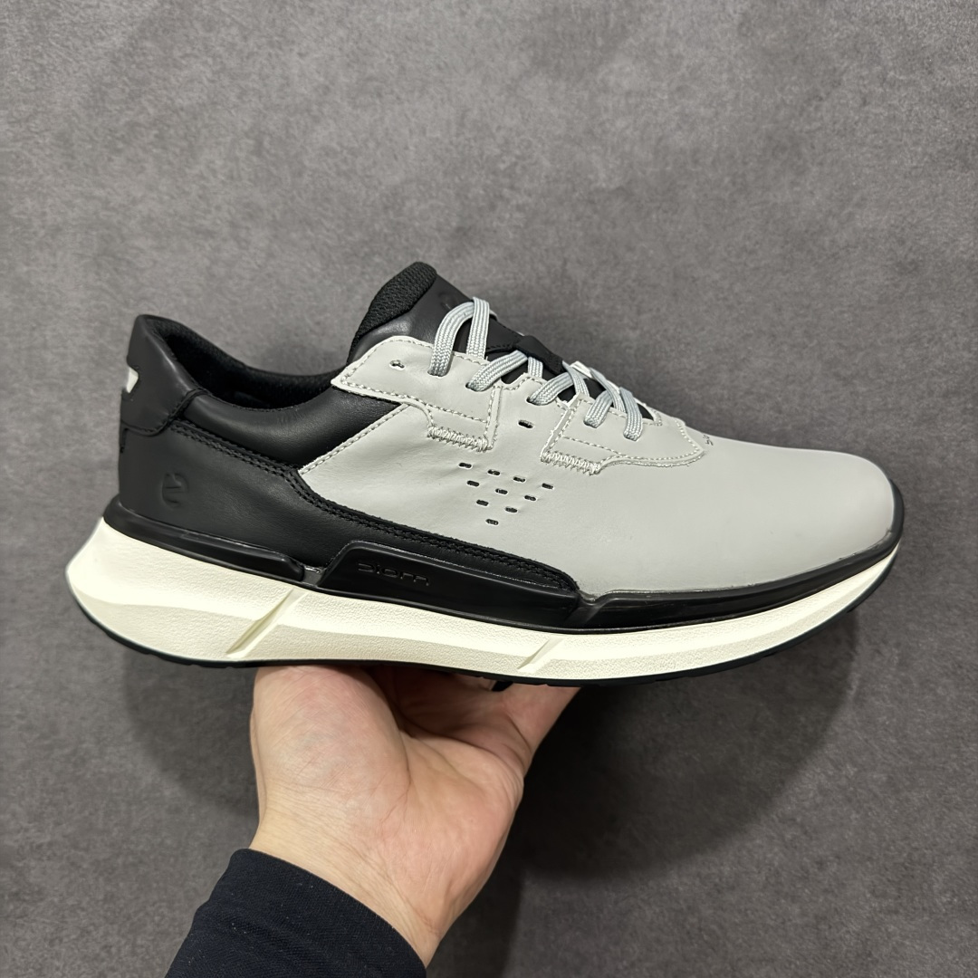 【公司级】Ecco 爱步健步BIOMC 25周年新款百搭跑步健身鞋   #鞋面采用迪尼玛牛皮，轻盈柔韧耐磨，提供抗撕裂性能 自然律动科技，符合人体工学鞋楦，贴近足部形态 穿着更舒适 直接注塑工艺连接鞋面与鞋底，一体成型，合脚稳固 橡胶外底适应多种地形，抓地耐磨，稳定支撑 完美平衡颜值与性能，拓展穿搭可能性 都市探索 步履悠然  货号：875825 尺码：39 40 41 42 43 44-M1-F4-选品中心