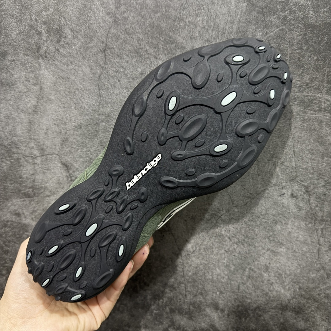 图片[9]-【XA版本】Balenciaga 巴黎世家 21代 Monday Ultra 棕白色 巴黎新款 鞋面主体采用特制聚酯纤维，同时搭配织物点缀，时尚耐看，无论是运动风还是日常搭配，穿起来都自带气场，走哪都吸晴。 尺码：35-46全码出货，♨️偏大一个尺码！-选品中心